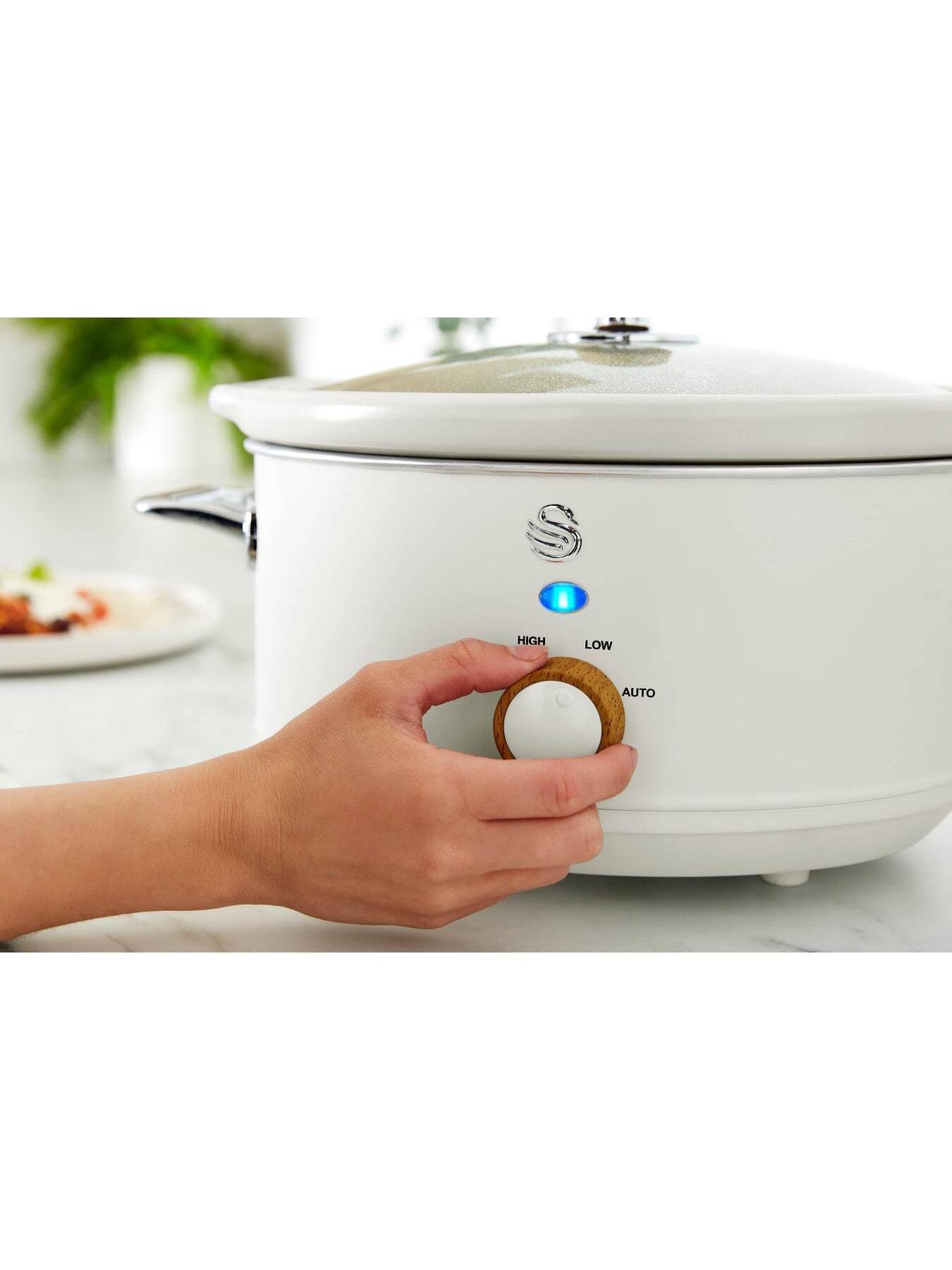 swan-sf17021whtn-retro-slow-cooker-with-3-temperature-settings-keep-warm-function-35l-200w-whiteback