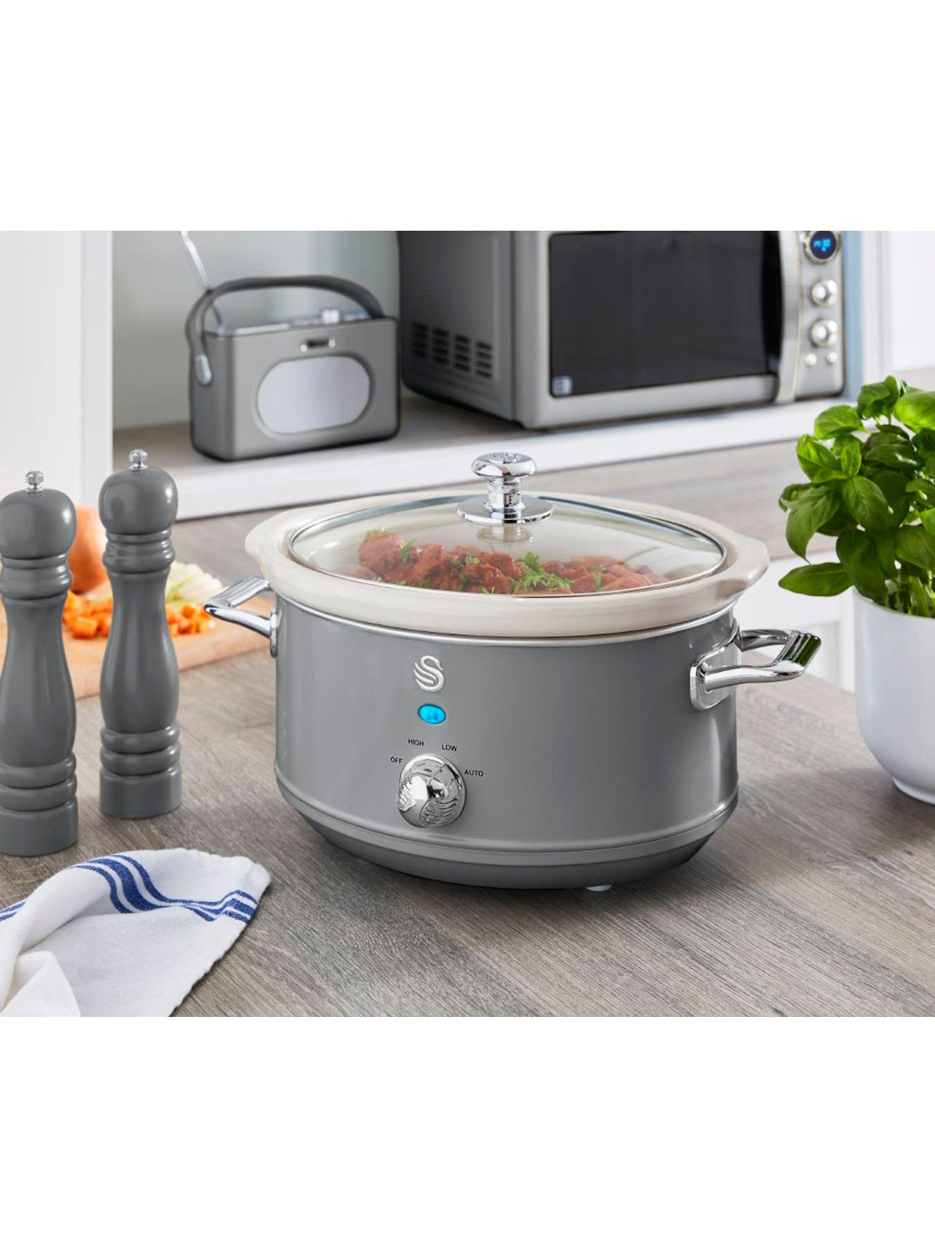 Image 5 of 5 of Swan SF17021GRN Retro Slow Cooker with 3 Temperature Settings, Keep Warm Function, 3.5L, 200W, Grey