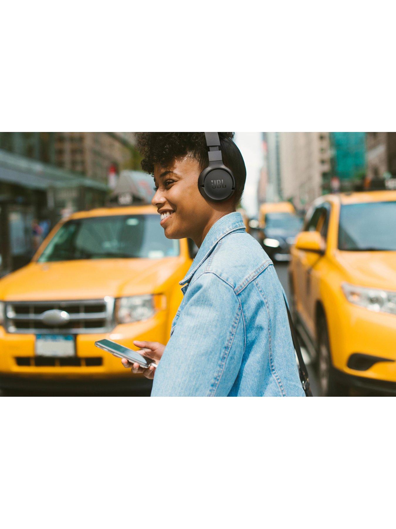 Image 7 of 8 of JBL Tune 670NC Wireless Bluetooth Noise-Cancelling Headphones