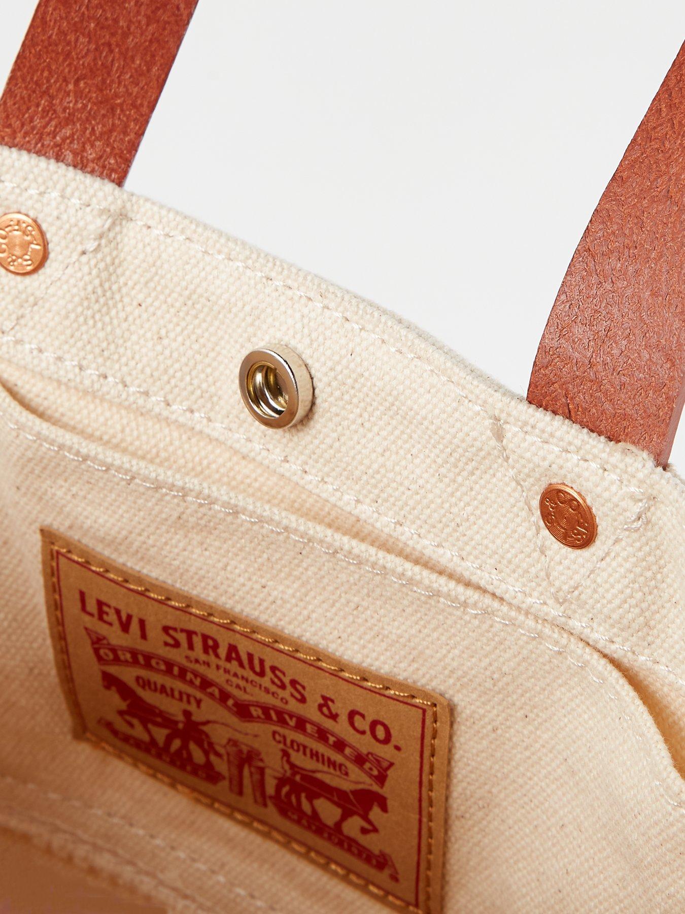 levis-heritage-micro-tote-whitedetail