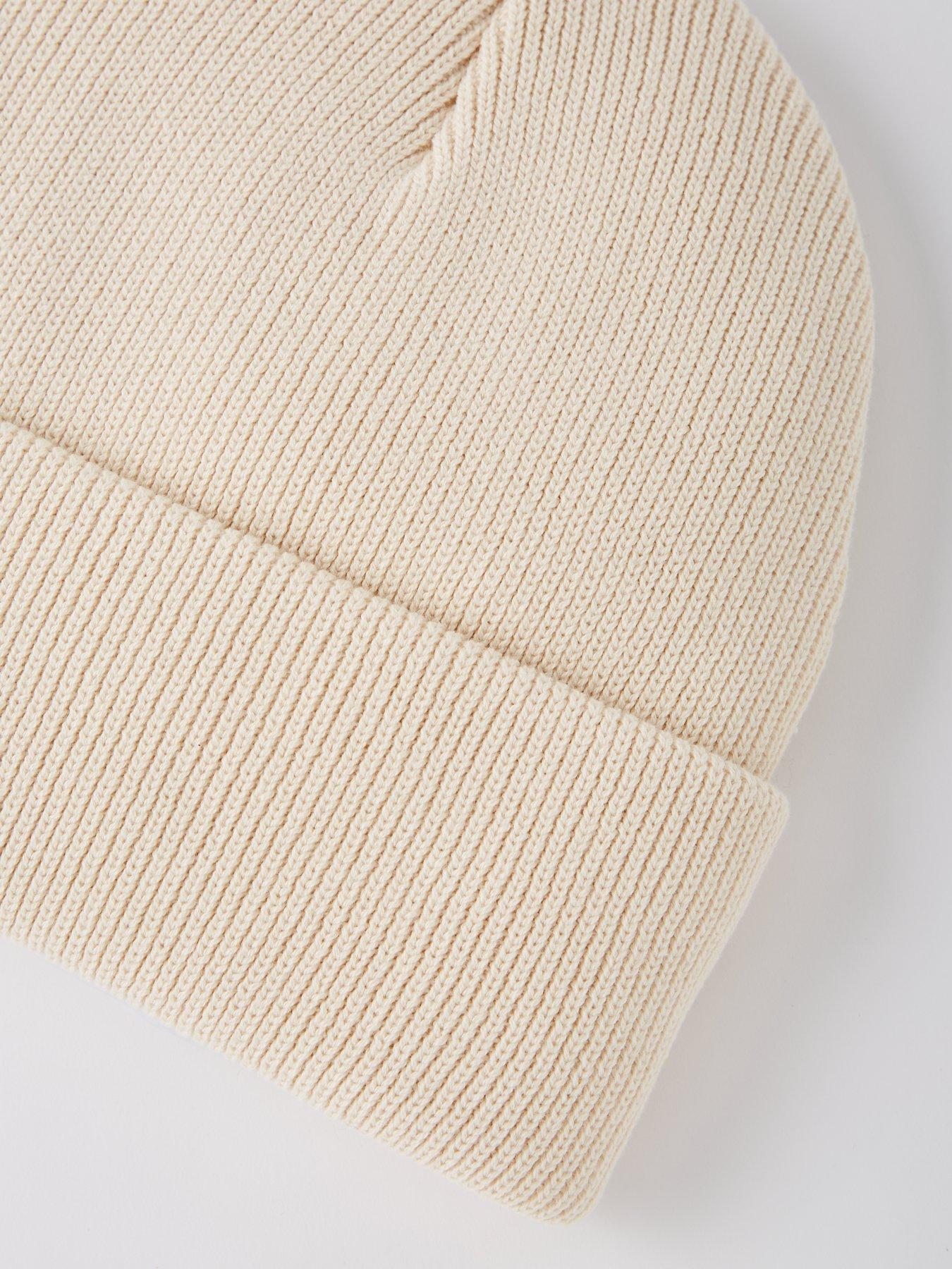 levis-backpatch-beanie-creamdetail