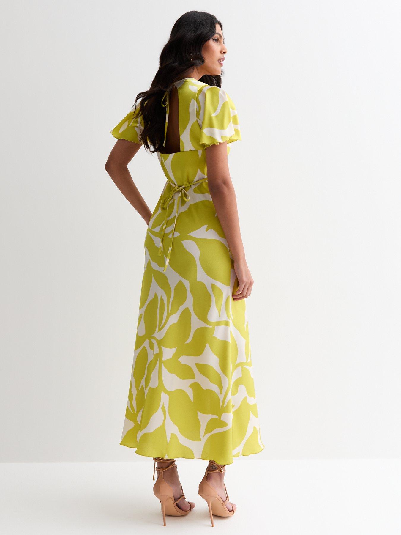 new-look-green-leaf-print-v-neck-flutter-sleeve-midi-dressstillFront