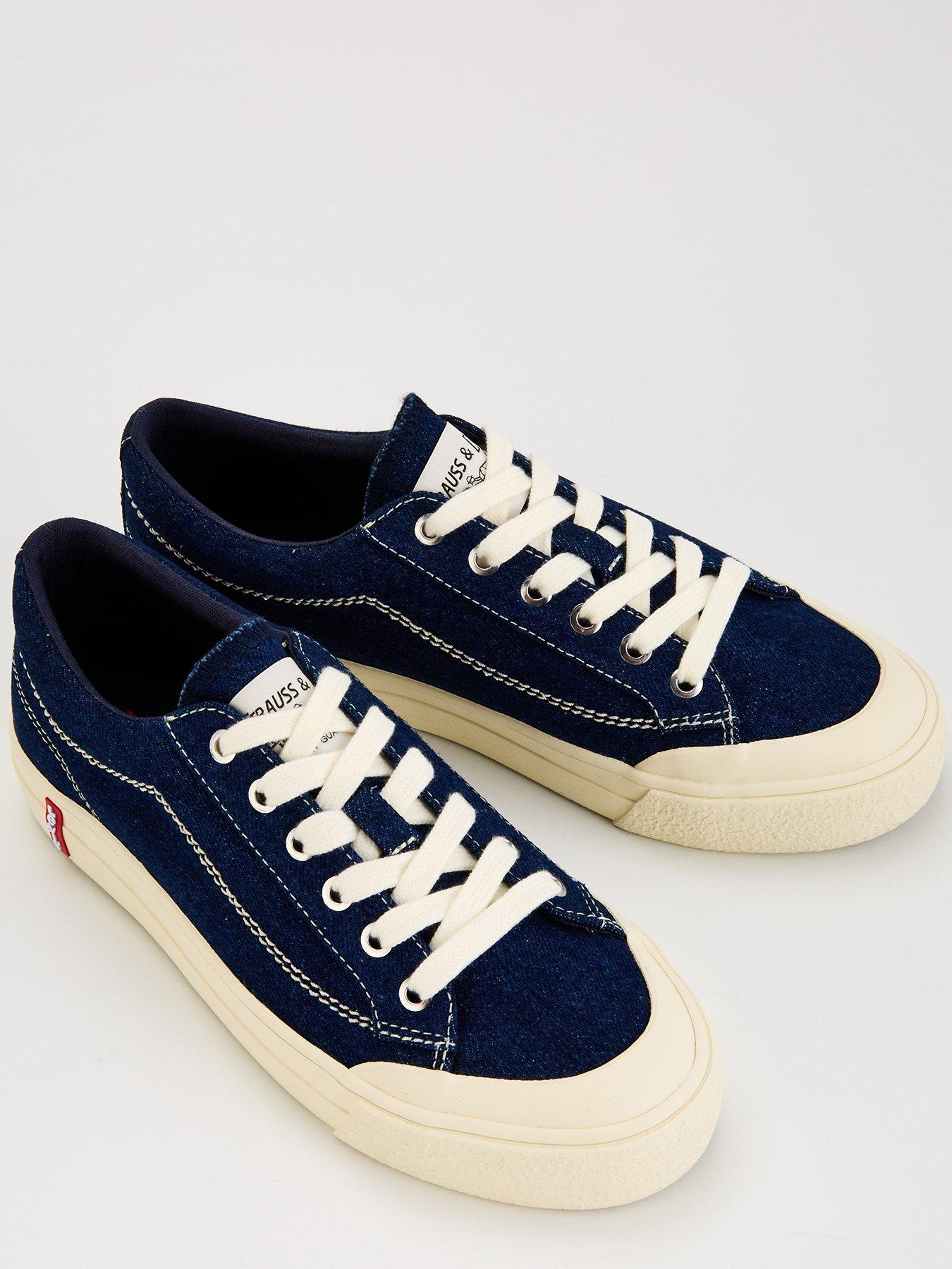 levis-ls2-trainer-blueoutfit