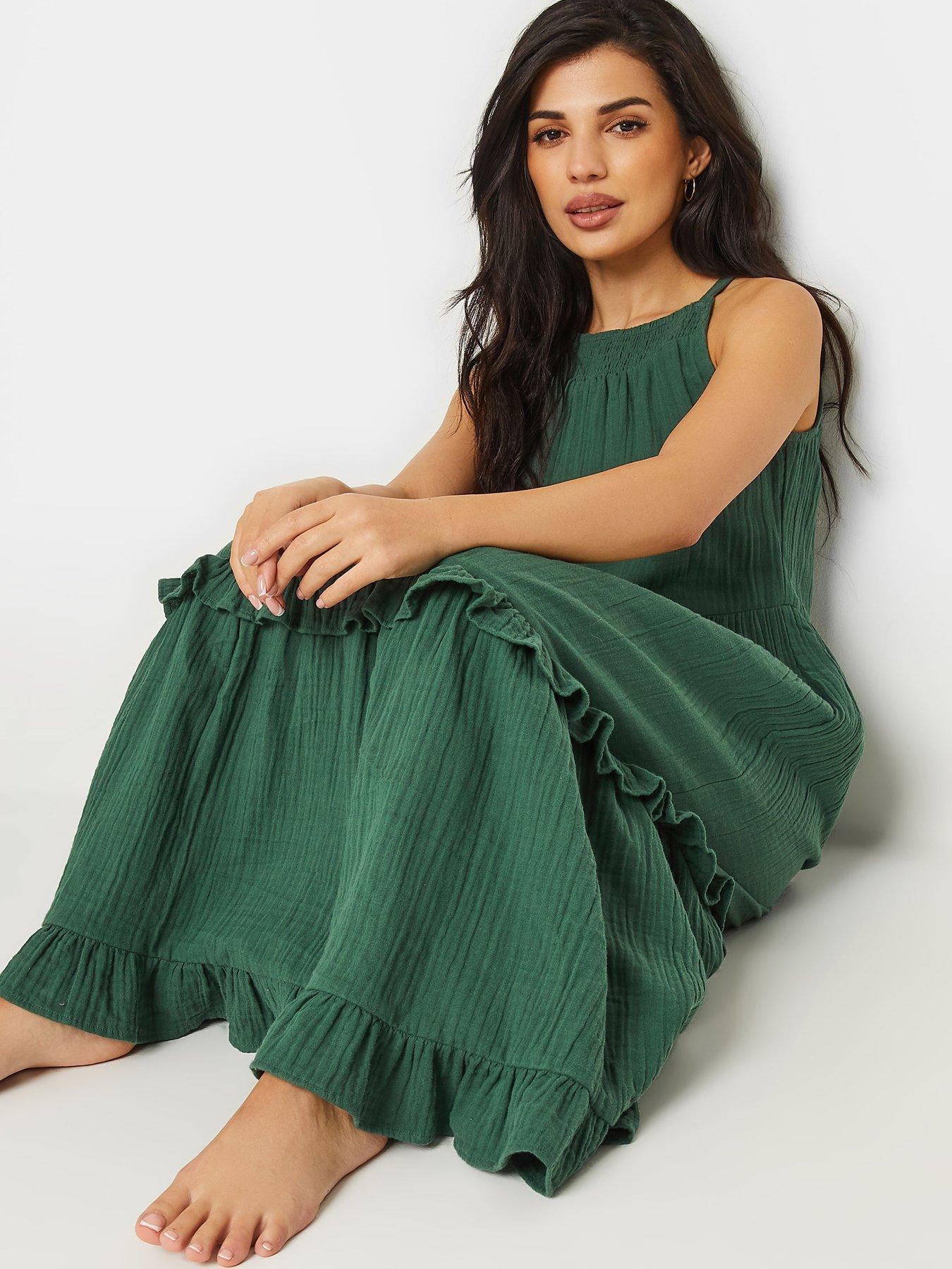 pixiegirl-petite-green-halter-tiered-maxi-dressoutfit