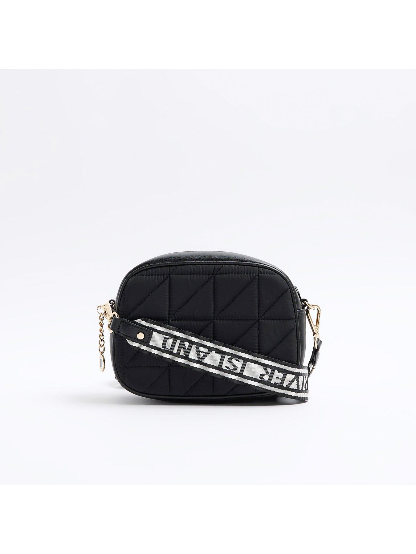 river-island-soft-zip-camera-bag-blackdetail