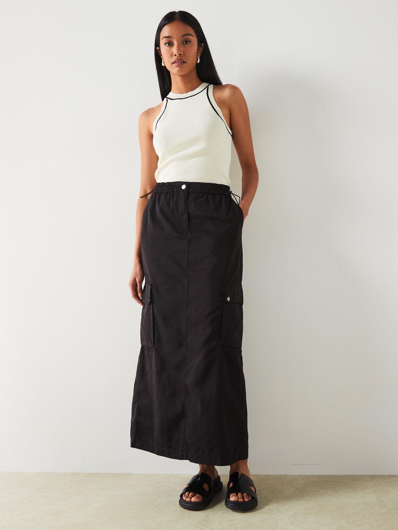 mango-cargo-skirt-blackoutfit