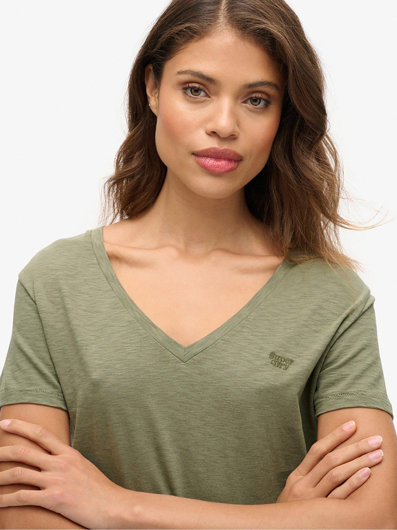 superdry-slub-embroidered-v-neck-t-shirt-greenoutfit