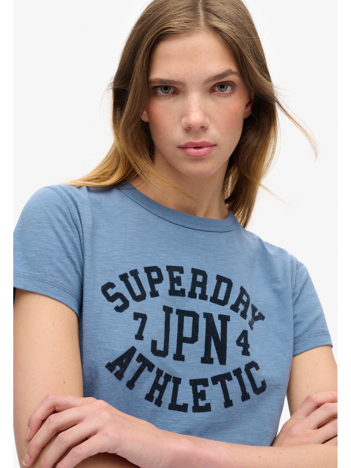 superdry-athletic-graphic-fitted-t-shirt-blueoutfit