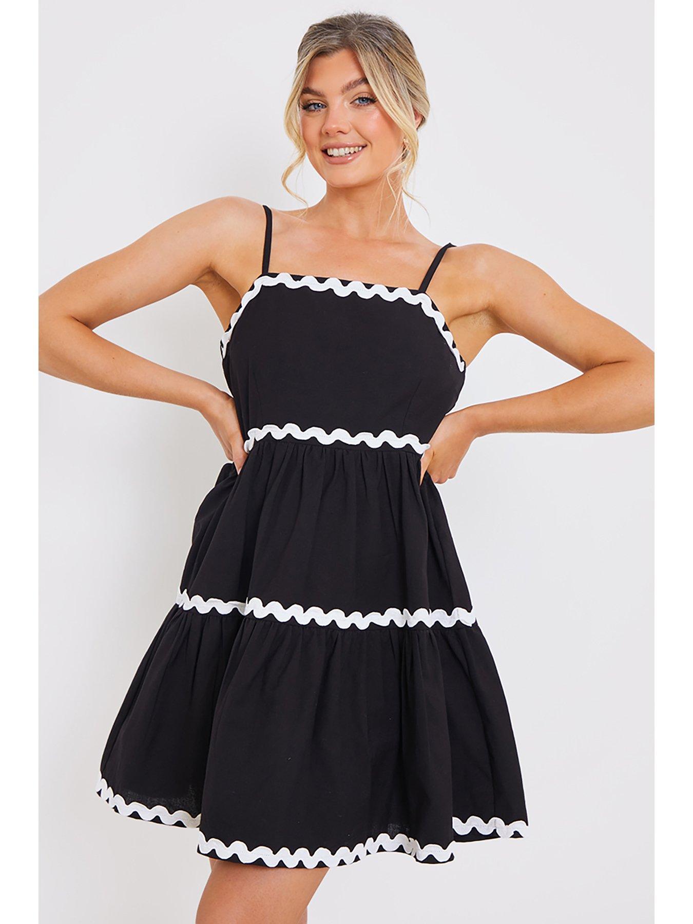 in-the-style-jac-jossa-black-contrast-tiered-strappy-mini-dressoutfit