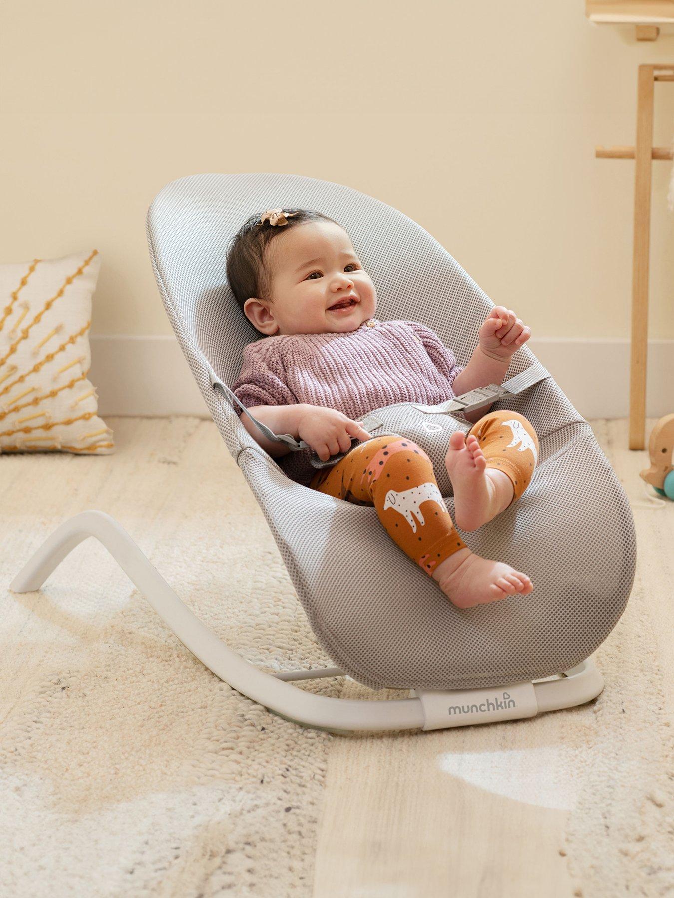 munchkin-spring-2-in-1-bouncer-amp-rockernbsp--grey