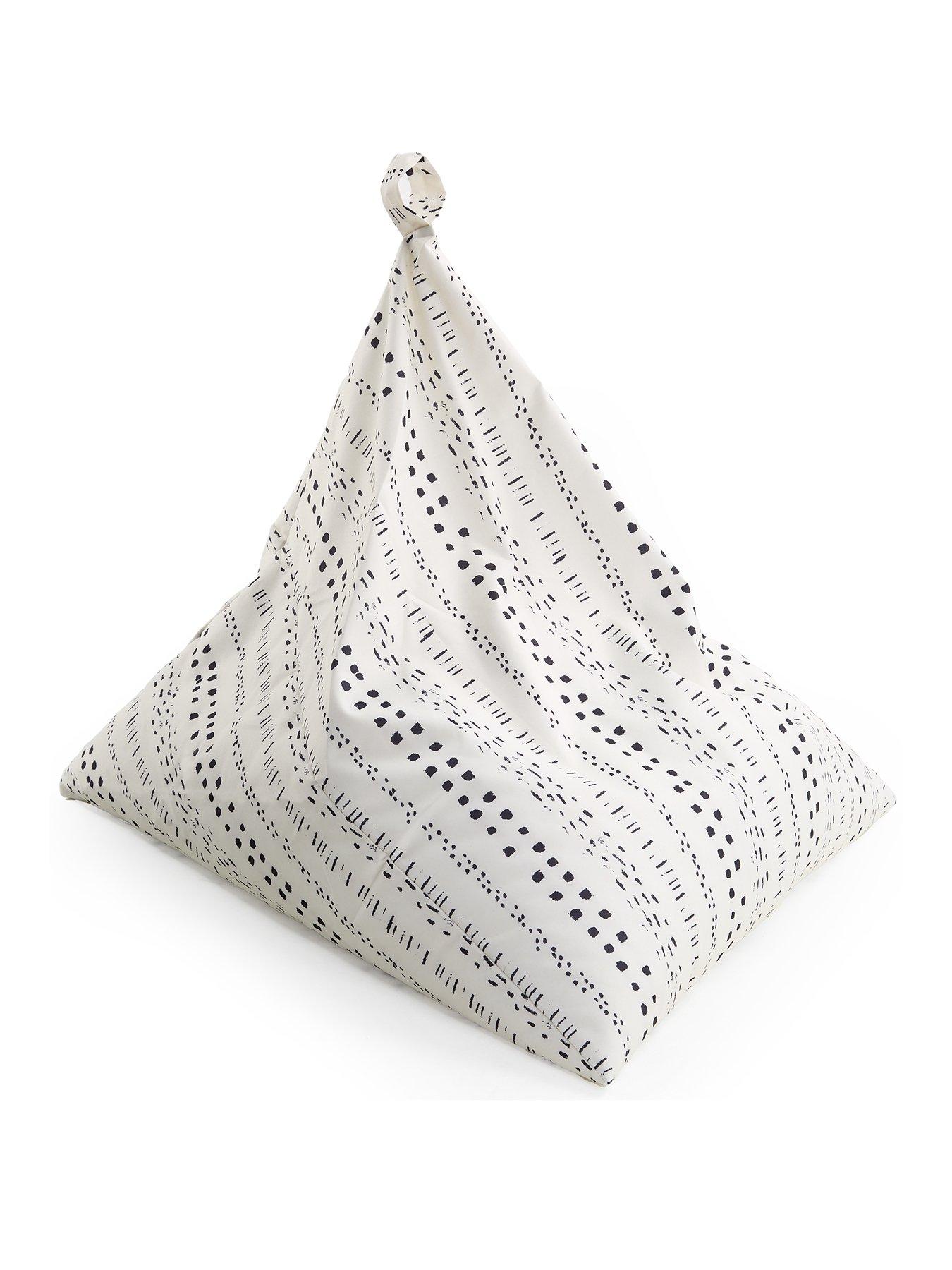 kaikoo-kids-triangle-beanbag-ndash-scandi-printstillFront