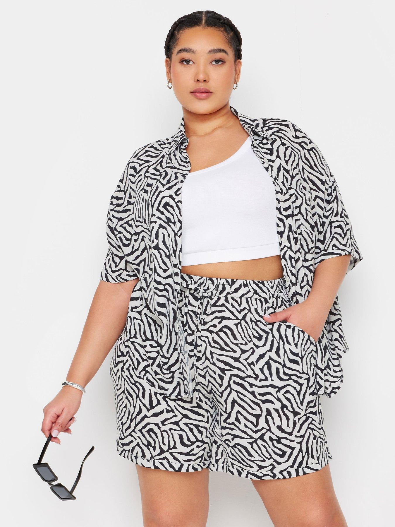 yours-curve-crinkle-short-zebra-co-ordfront