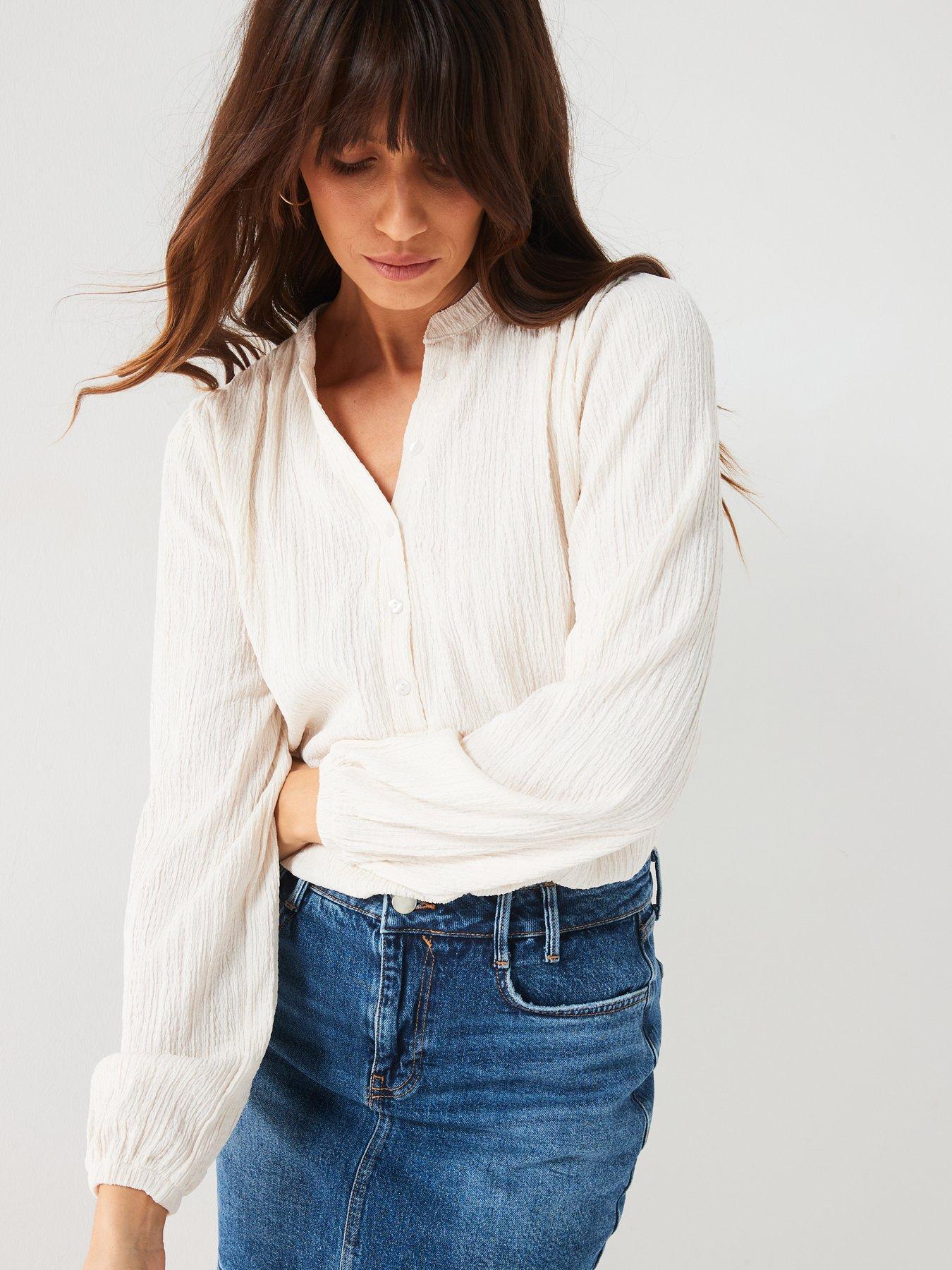 everyday-notch-neck-bubble-hem-long-sleeve-top-creamoutfit