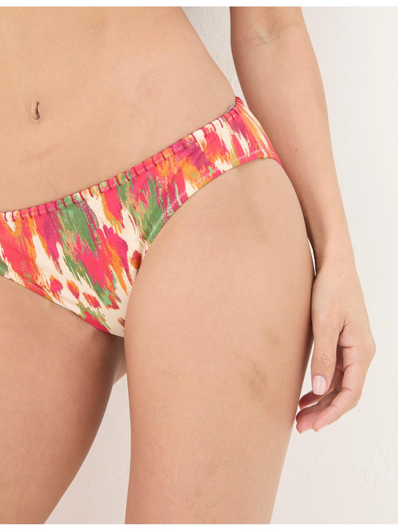 fatface-lora-paradise-ikat-bikini-bottom-ivoryoutfit