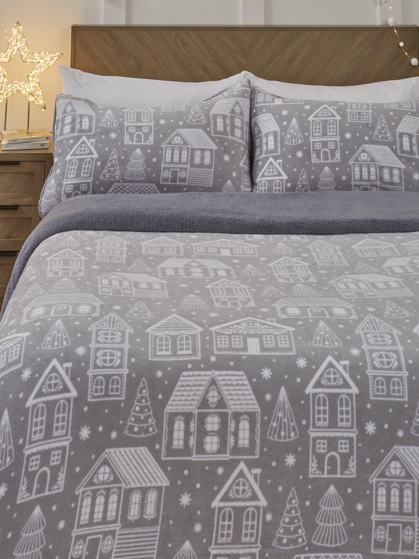 very-home-nordic-christmas-house-fleece-duvet-cover-setback