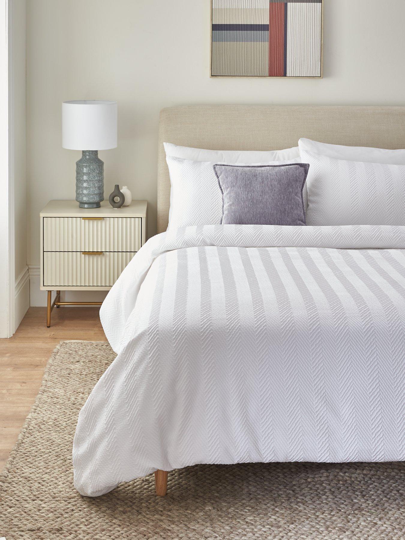 Image 1 of 5 of The Very Collection Chevron Heat Set Duvet Cover Set