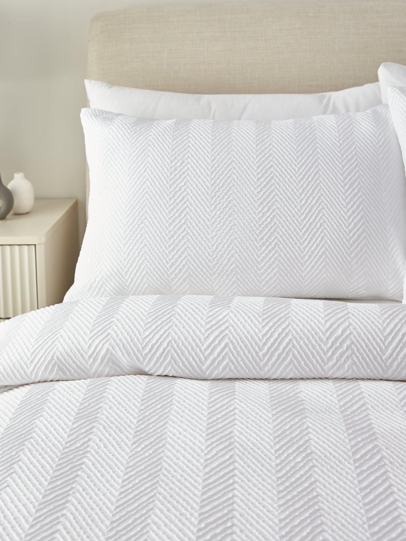 Image 3 of 5 of The Very Collection Chevron Heat Set Duvet Cover Set