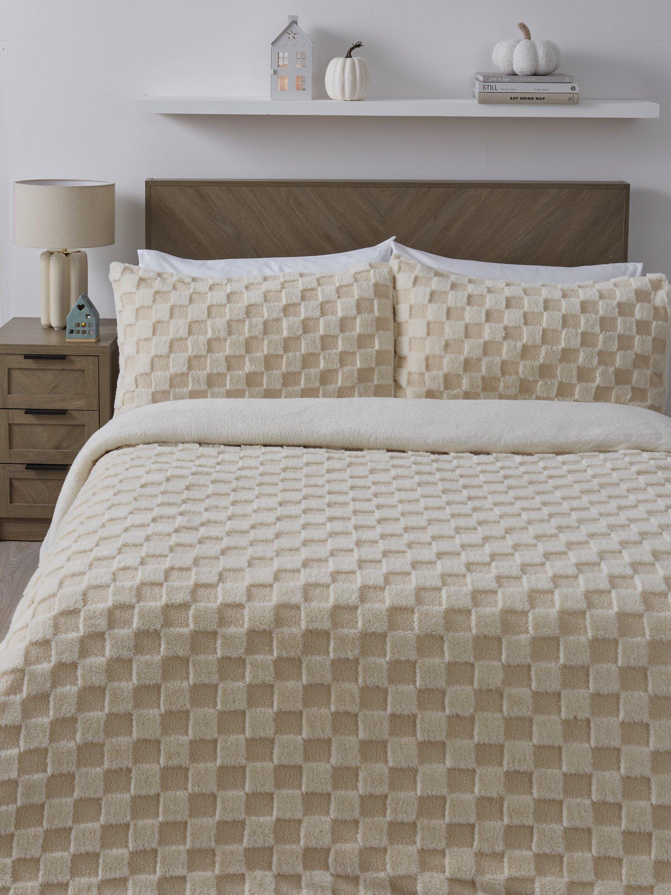 very-home-cosy-checkerboard-boucle-duvet-cover-set