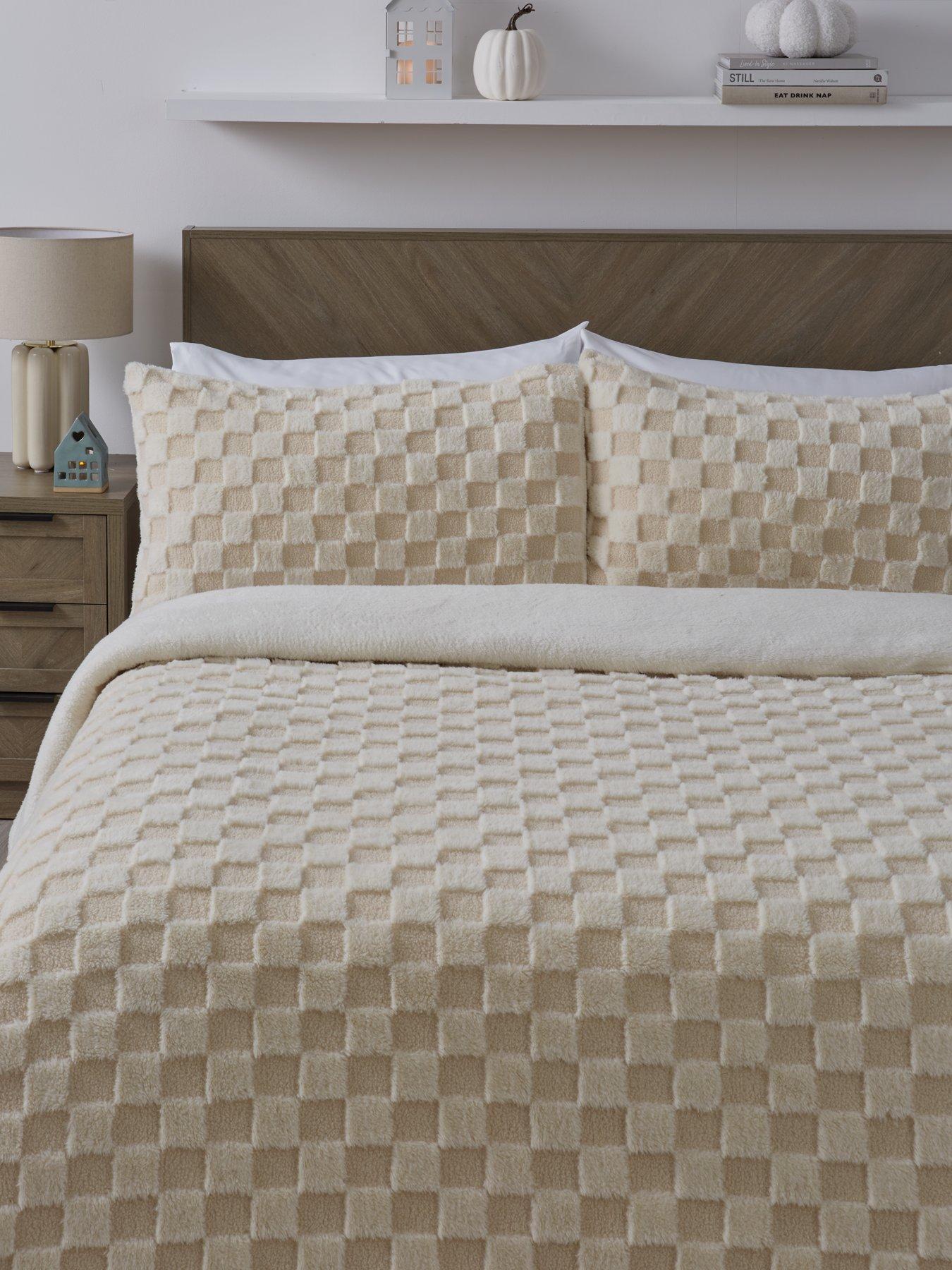 very-home-cosy-checkerboard-boucle-duvet-cover-setback