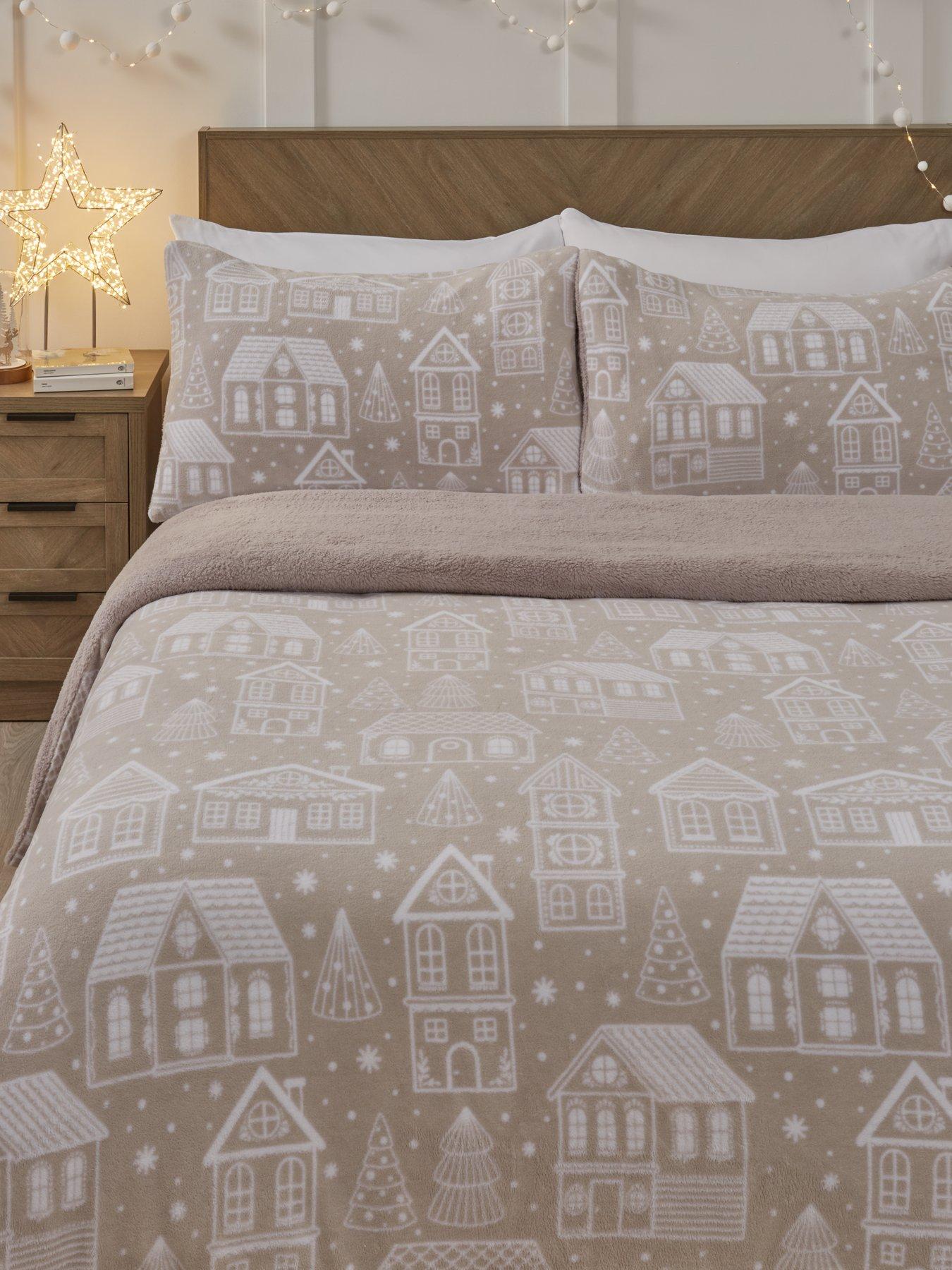 very-home-nordic-christmas-house-fleece-duvet-cover-setback