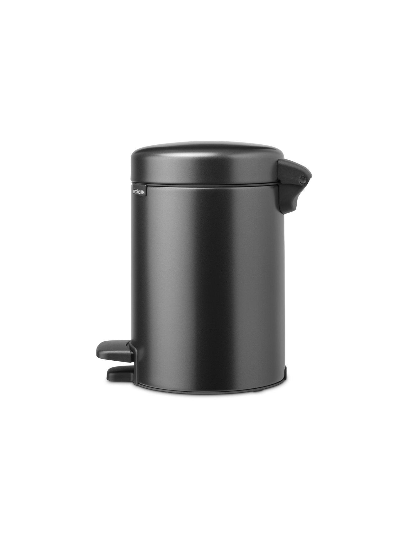 brabantia-pedal-bin-3-litreoutfit