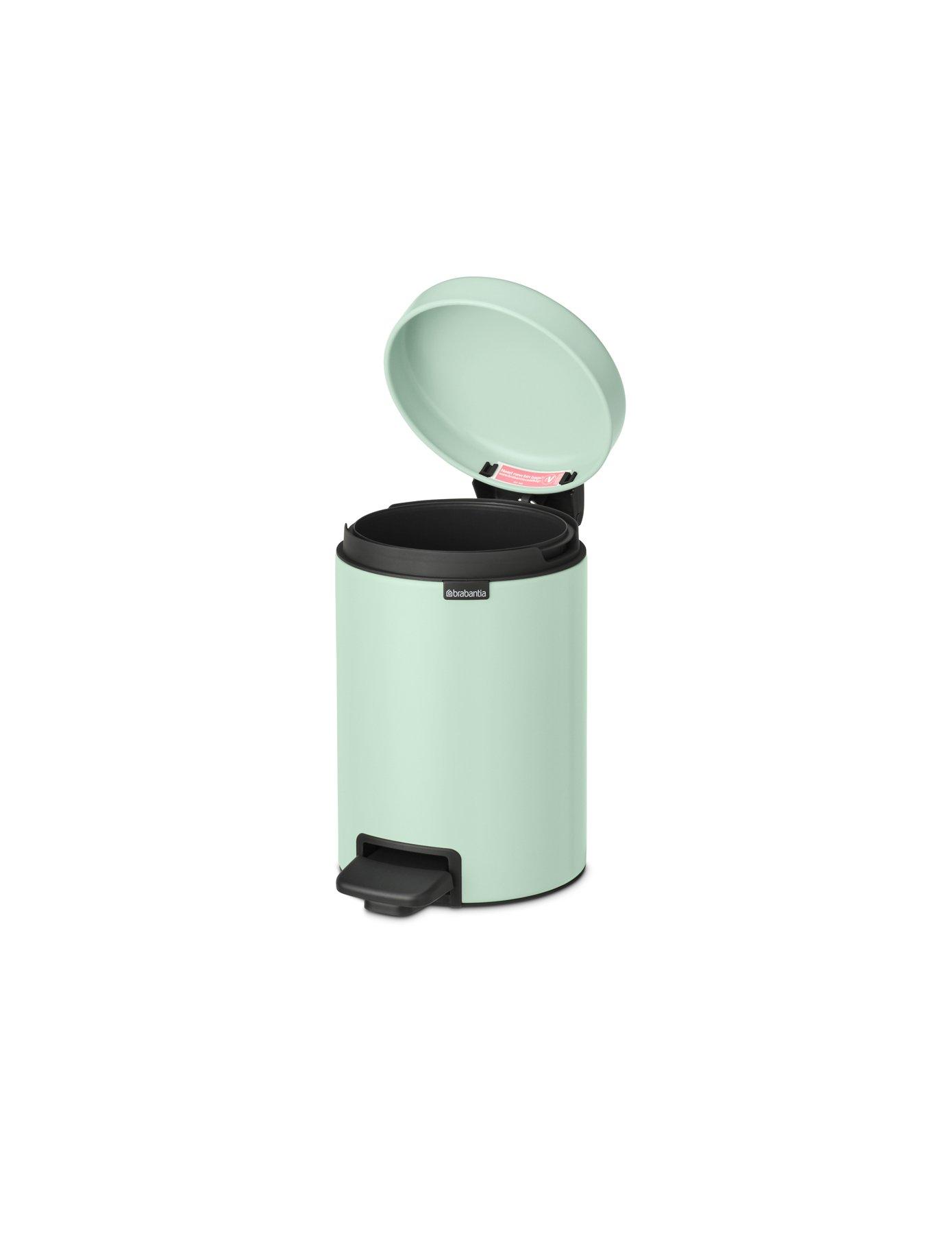 brabantia-pedal-bin-3-litreoutfit