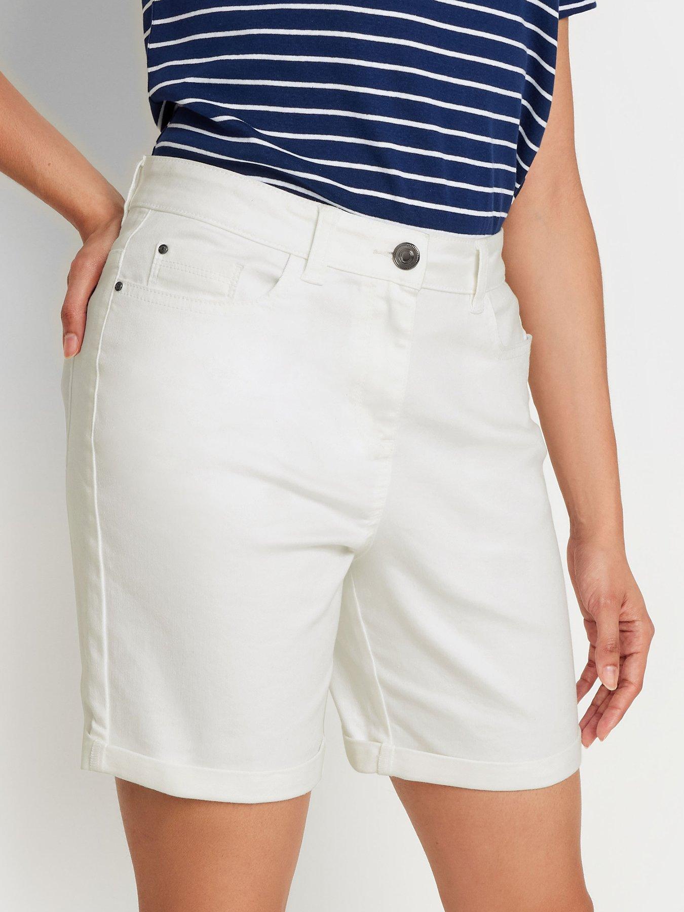 mco-white-denim-shortsoutfit