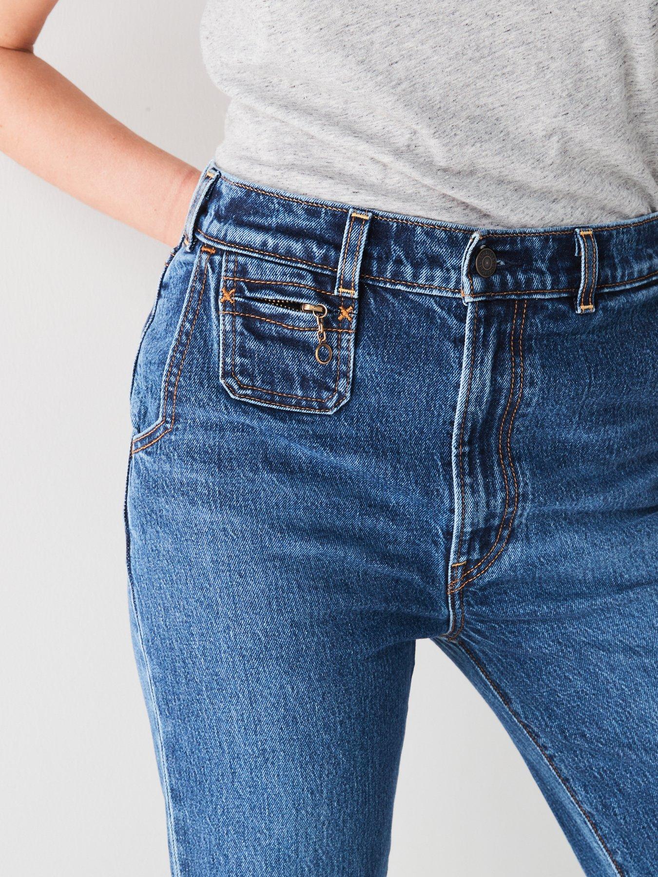 levis-ribcage-bell-jean-moment-of-the-month-bluedetail