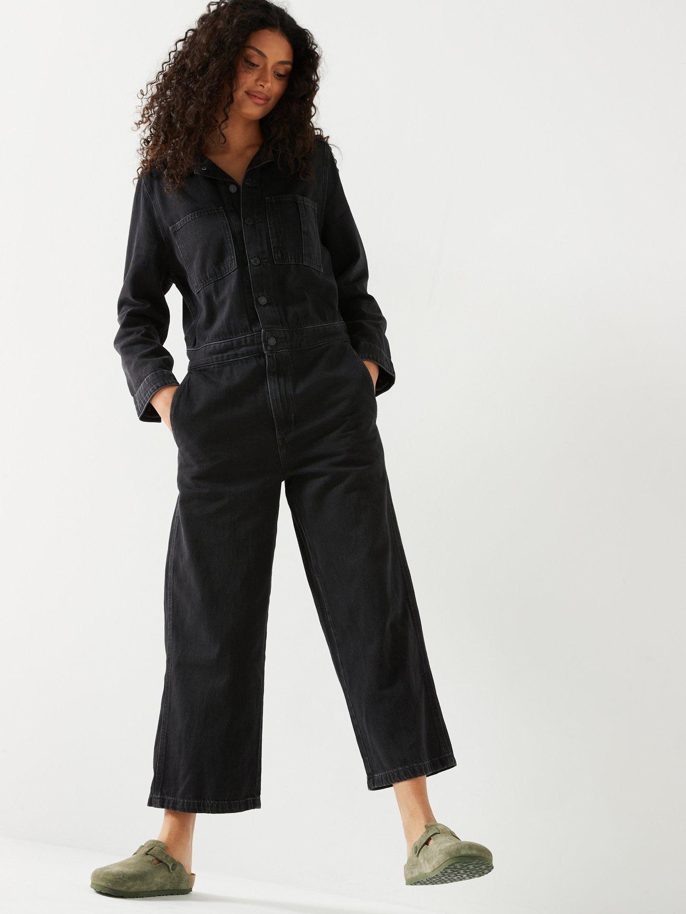 levis-iconic-jumpsuit-capturing-moments-blackback