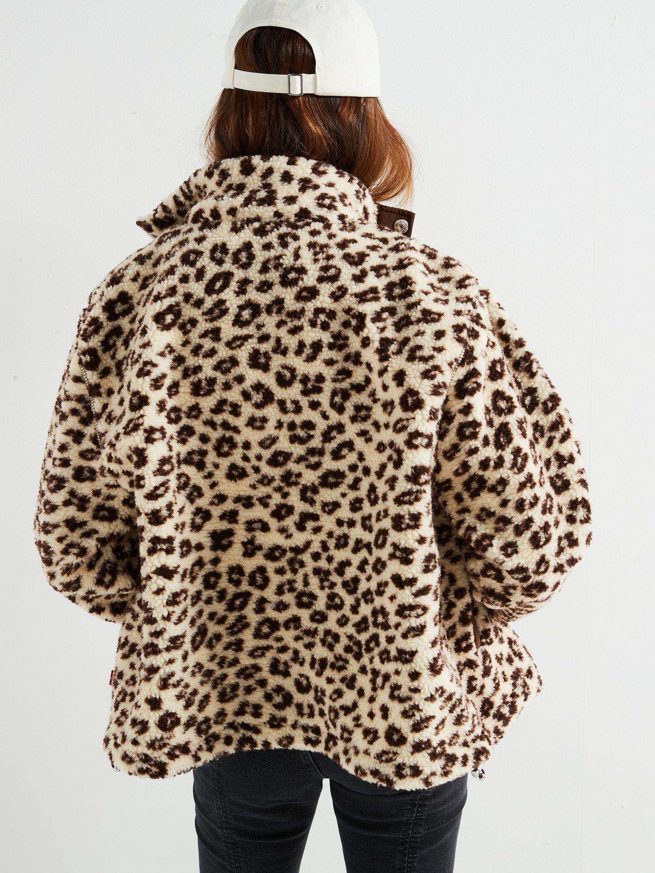 levis-valley-sherpa-jacket-esso-cheetah-white-sstillFront