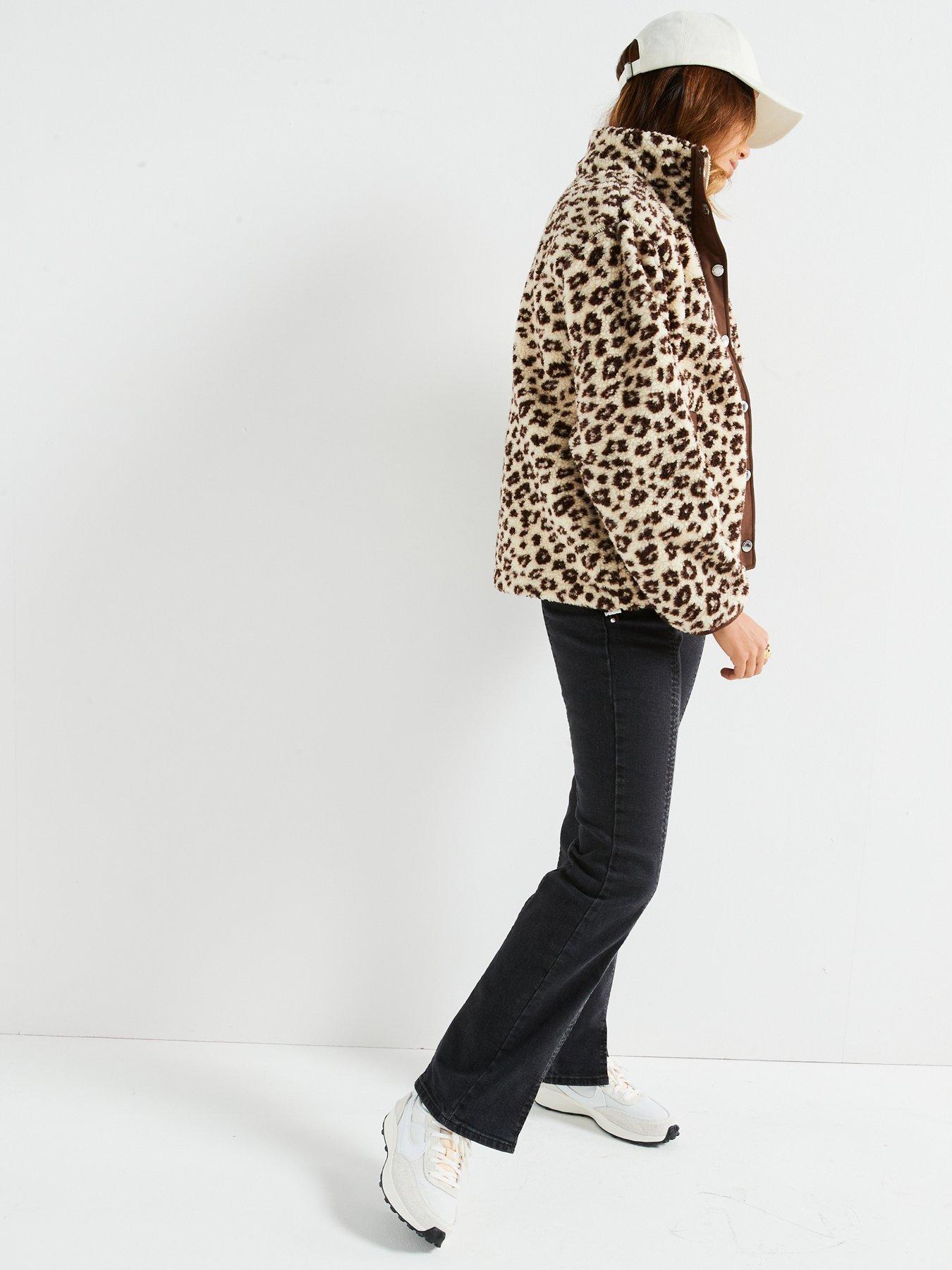 levis-valley-sherpa-jacket-esso-cheetah-white-sdetail