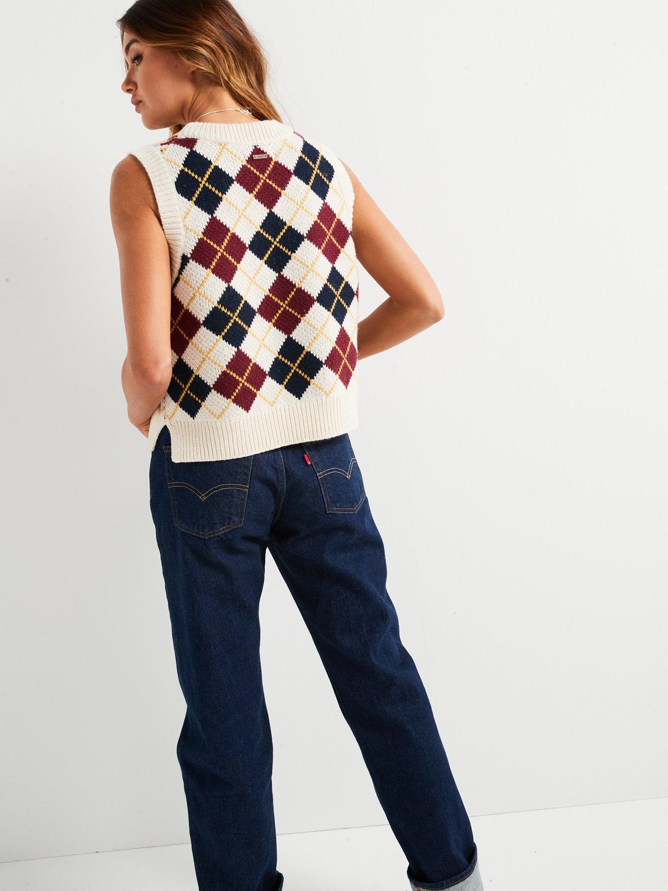 levis-collegiate-argyle-vest-andria-argyle-whitestillFront