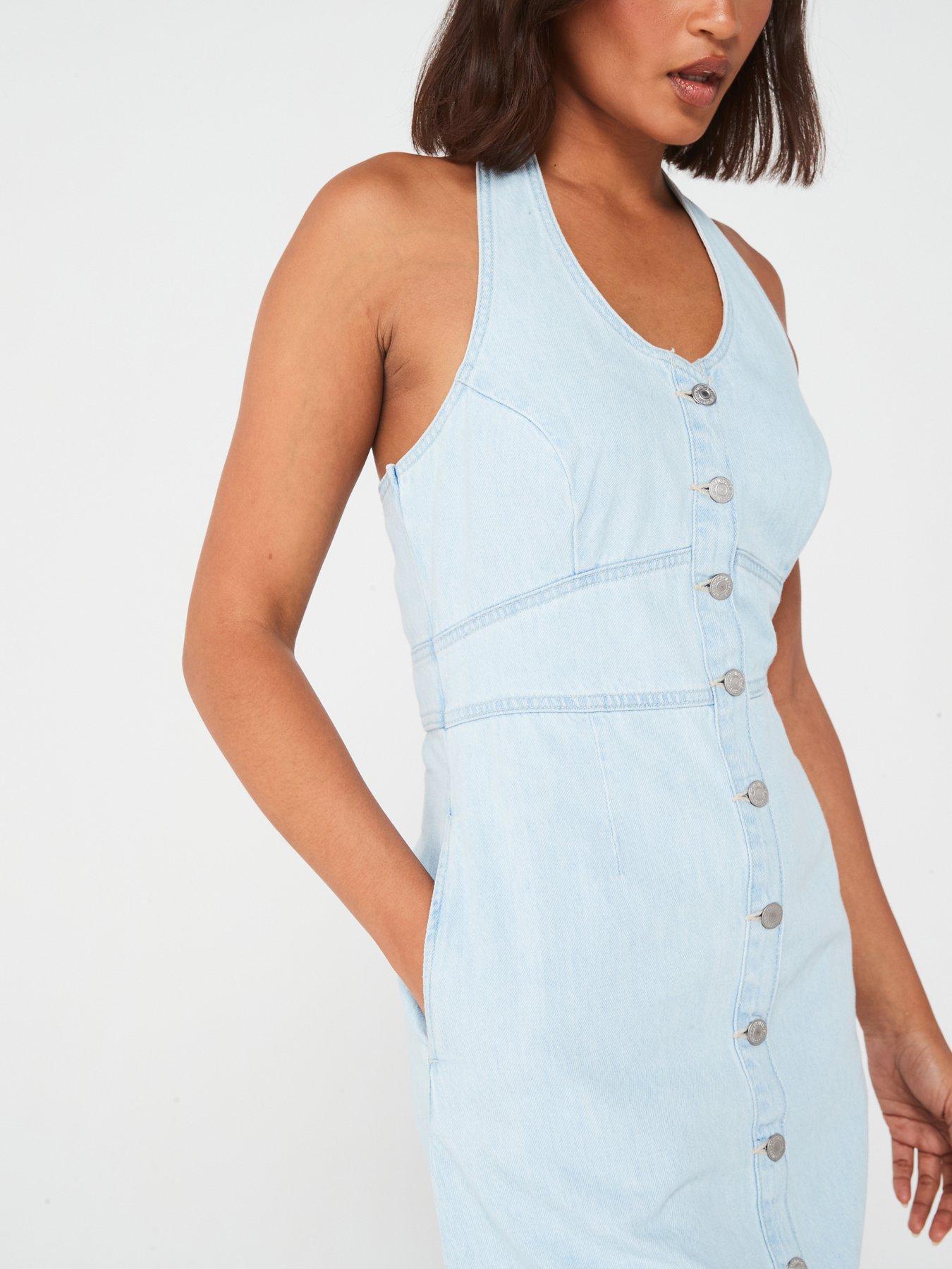 levis-janeesah-halter-neck-denim-dress-celebrate-the-moment-blueoutfit