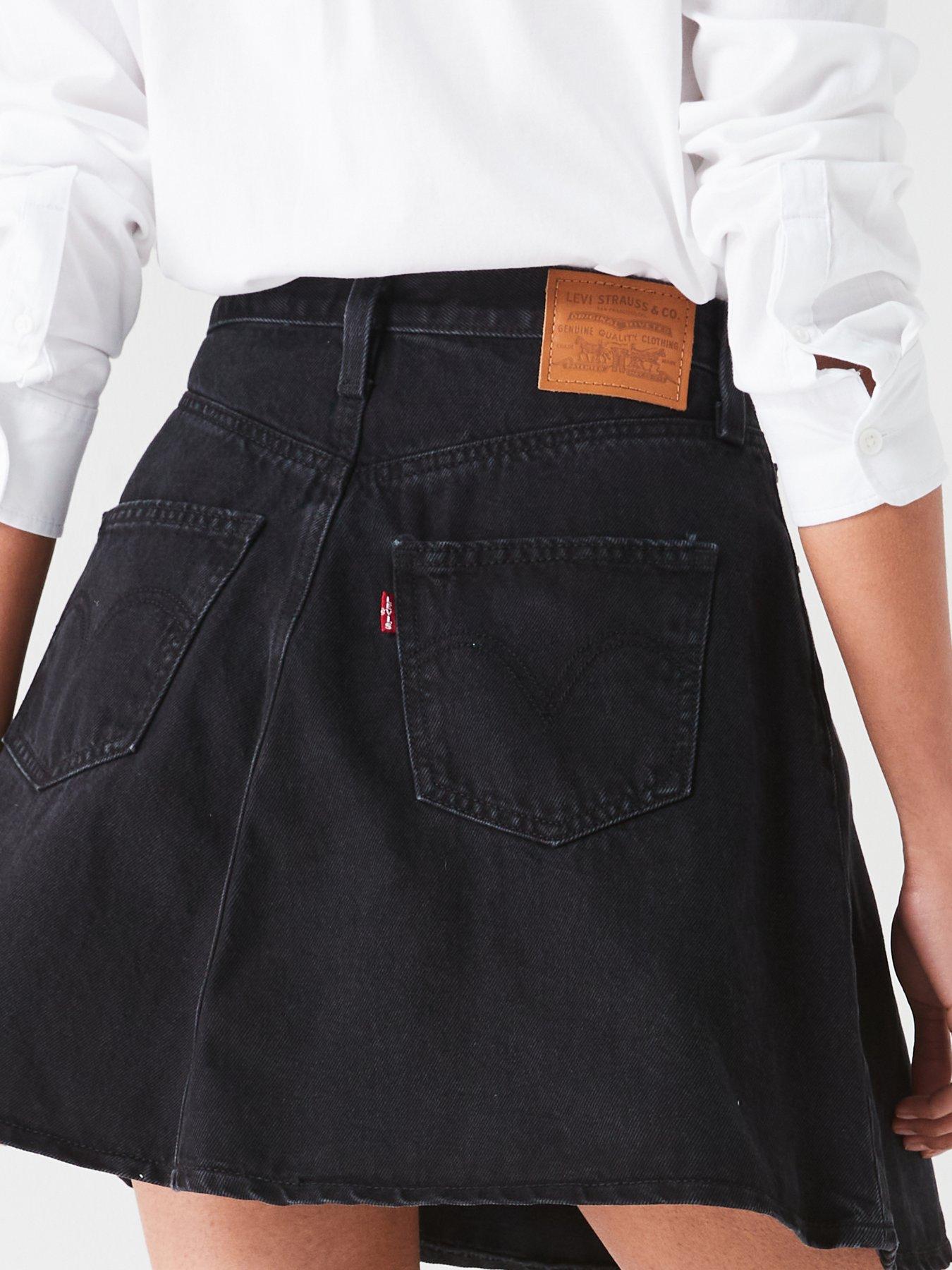 levis-mini-flounce-skirt-open-mind-blackoutfit