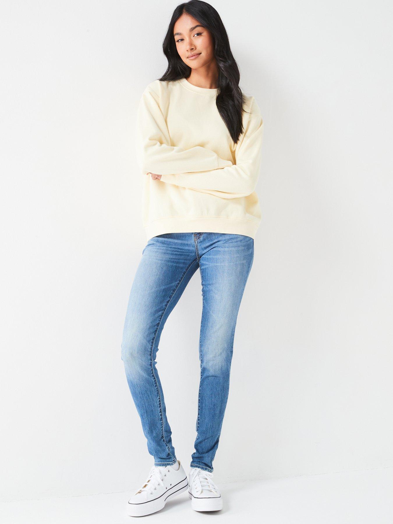 levis-everyday-sweatshirt-anise-flower-yellowback