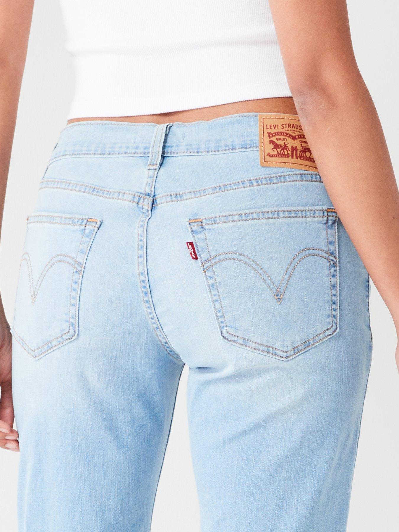 levis-mid-rise-cool-performance-boyfriend-jean-cool-friends-from-college-blueoutfit