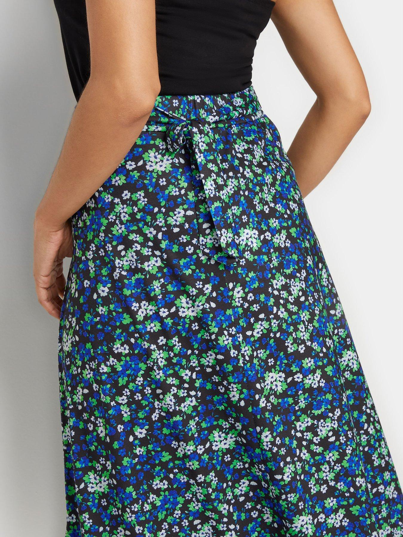 mco-black-blue-ditsy-print-tie-waist-skirtoutfit