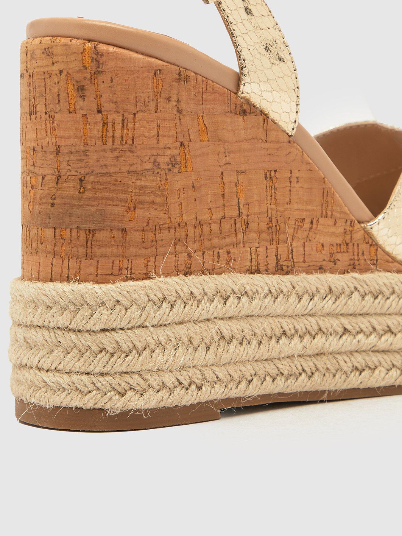 schuh-valley-cross-strap-wedge-goldoutfit