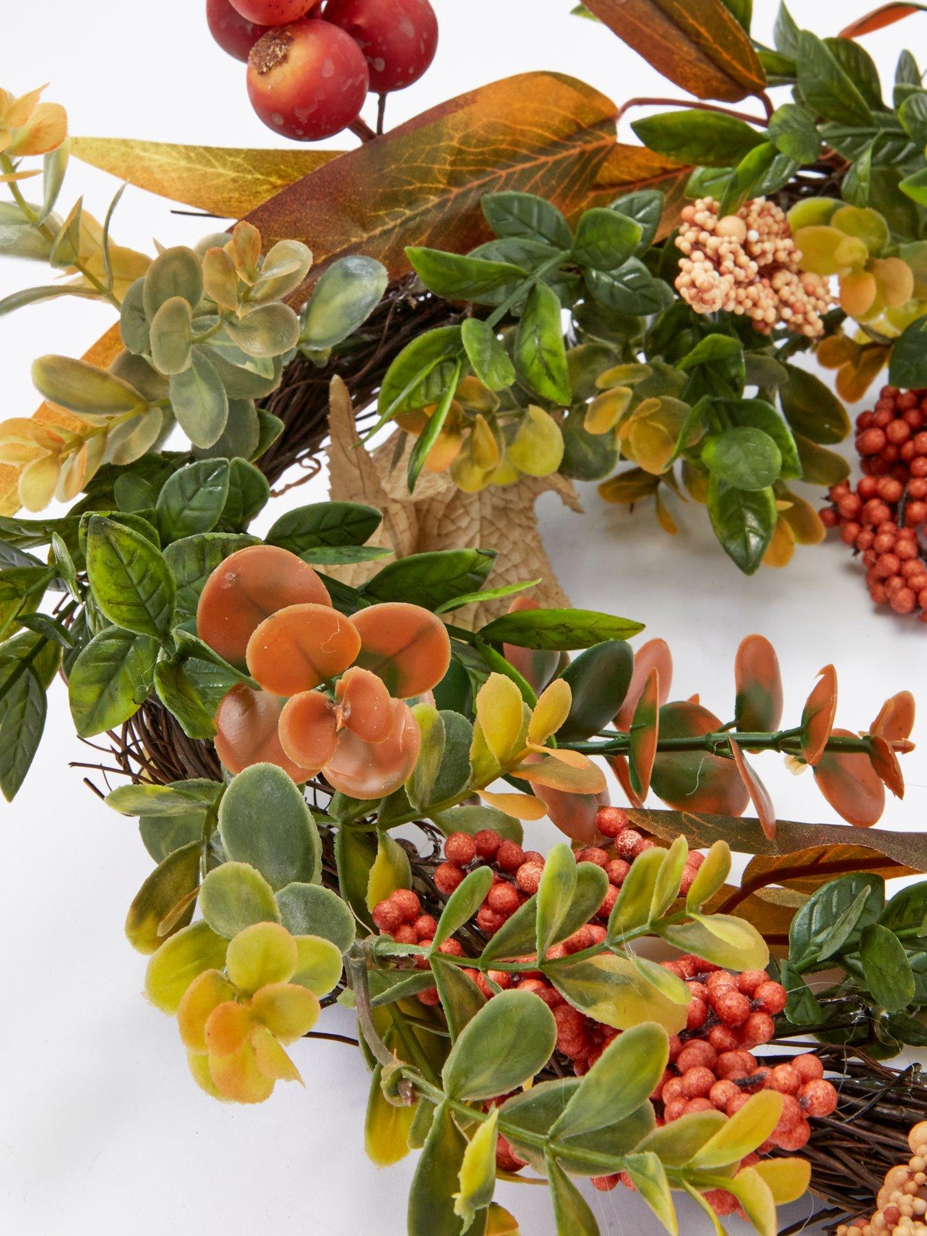 very-home-rose-hip-and-berry-garland-autumn-decorationdetail