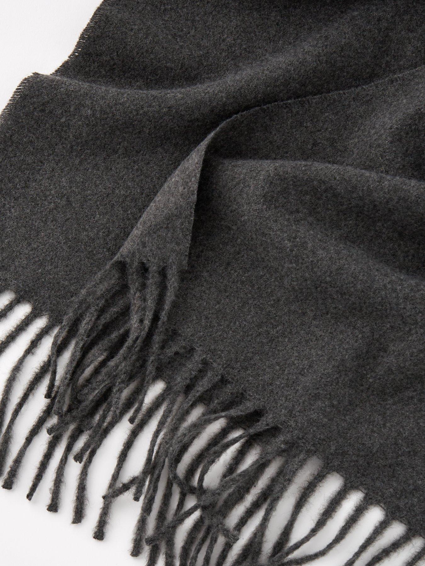 everyday-scarf--charcoaldetail