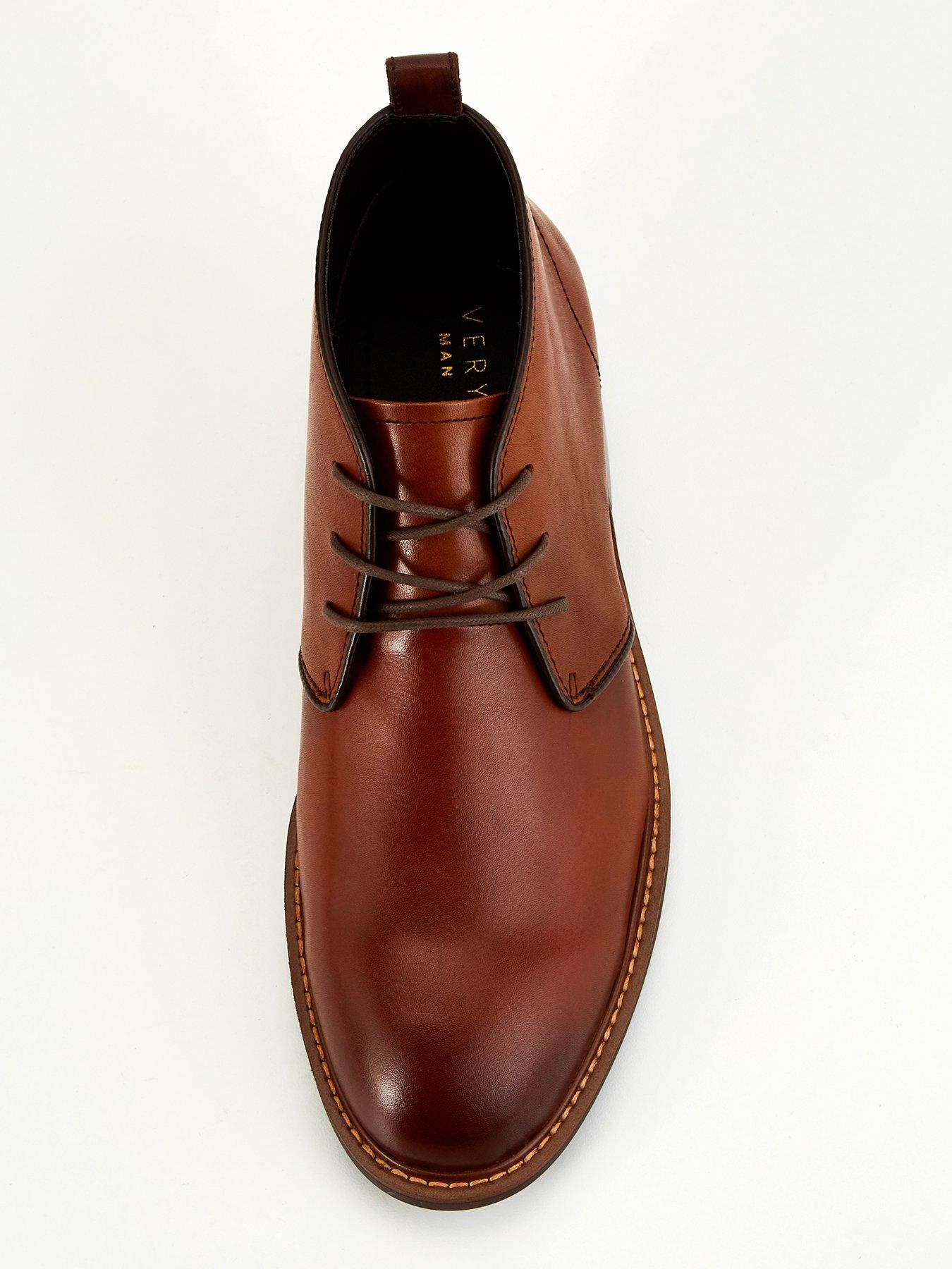 very-man-leather-chukka-boot-brownoutfit