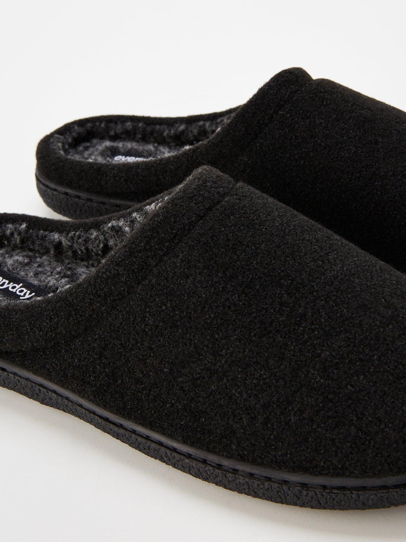 everyday-mule-slipper-blackoutfit