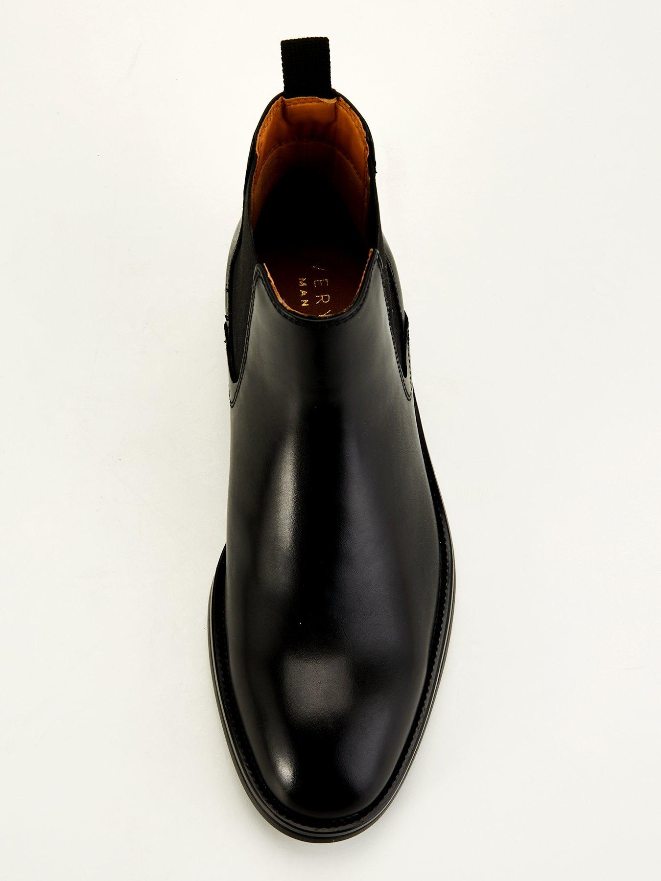 very-man-leather-chelsea-boot-blackoutfit