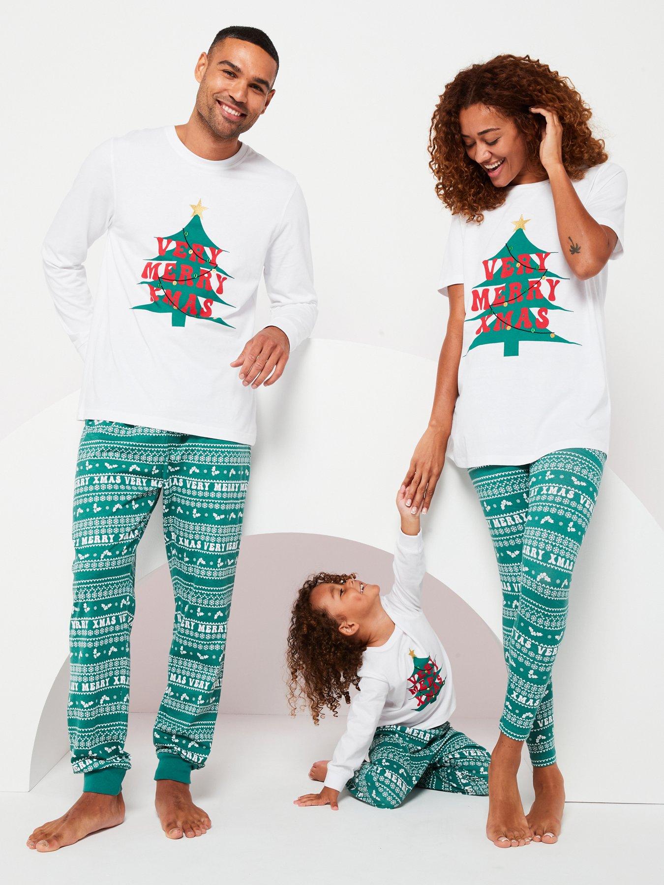 very-man-mens-family-christmas-pj-printed-tee-and-jogger-green