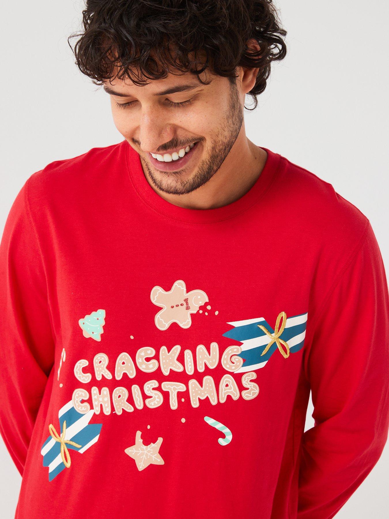 very-man-mens-family-christmas-cracker-printed-long-sleeve-top-and-jogger-reddetail