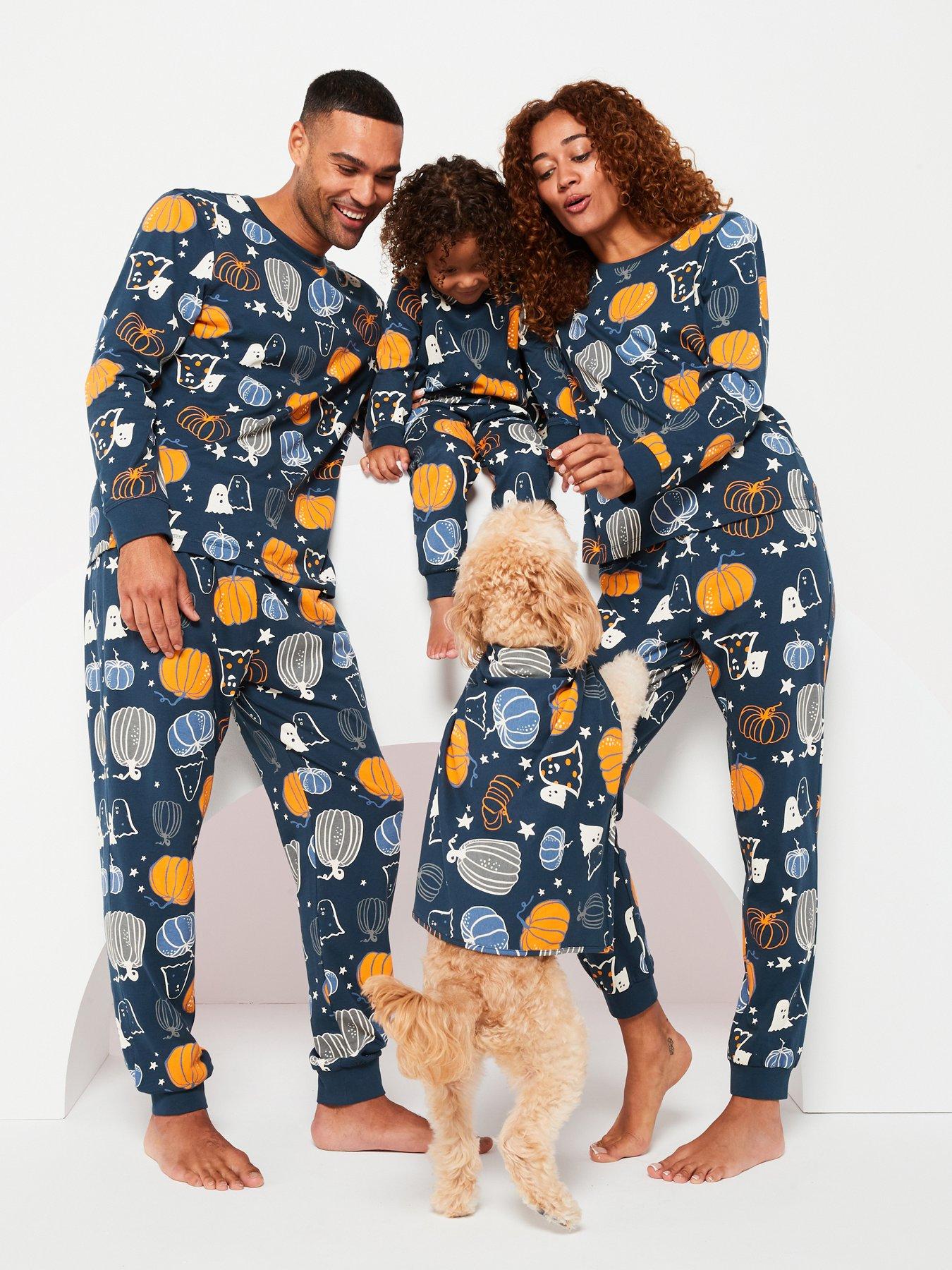 very-man-mens-family-halloween-pj-printed-pumpkin-long-sleeve-top-and-slim-jogger-navy