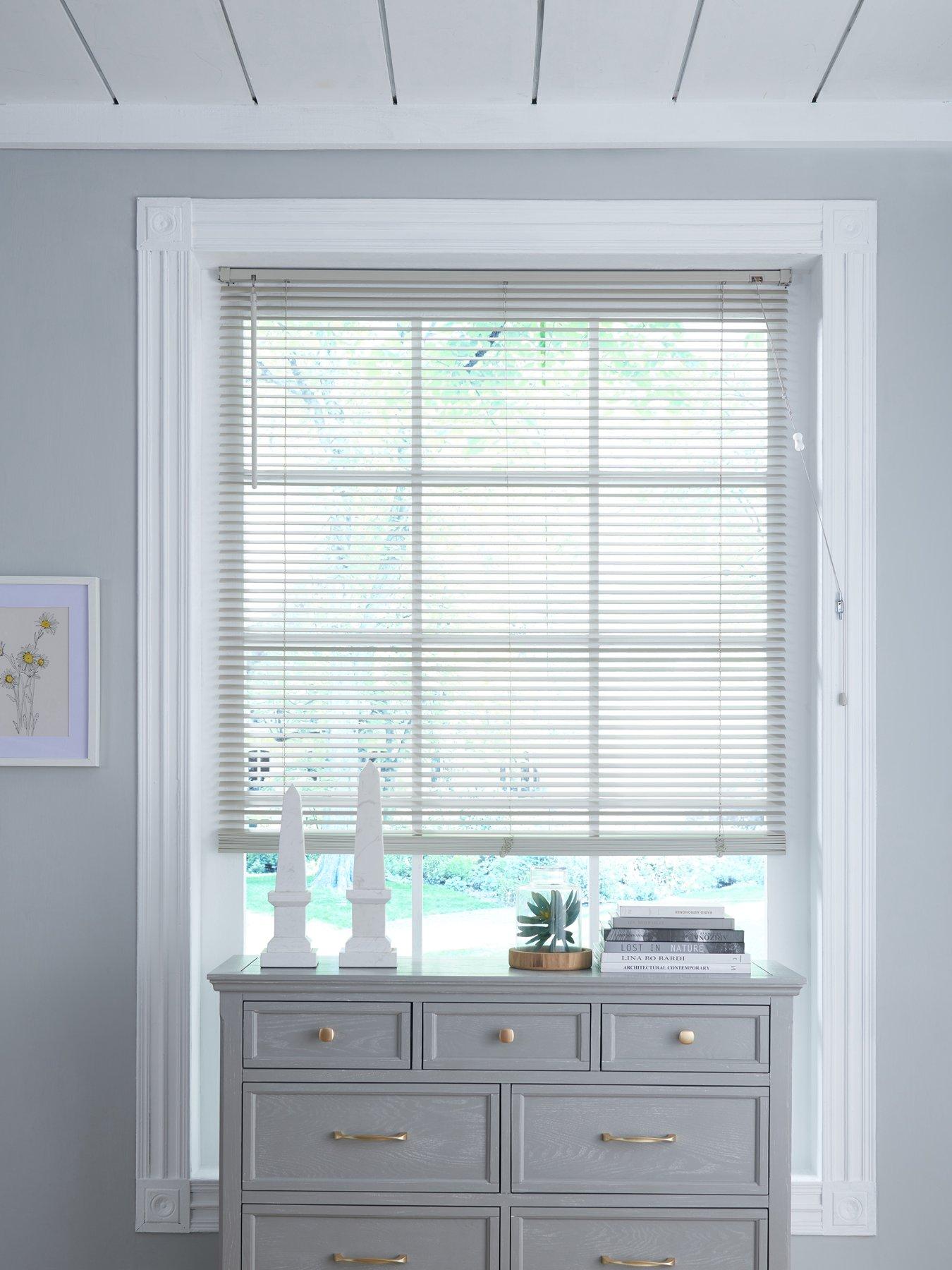 The Very Collection Wooden Venetian Blind - 25 mm slats