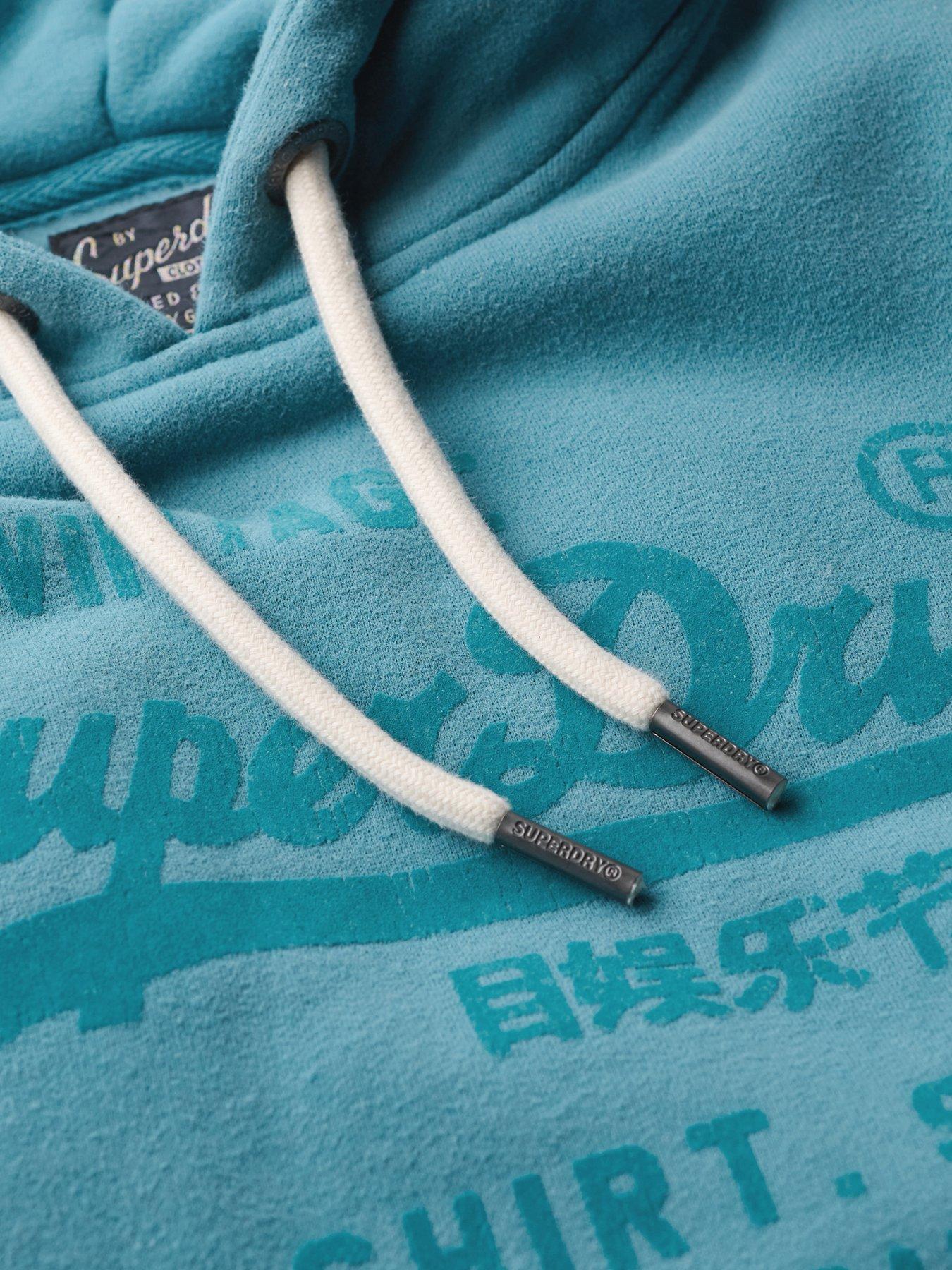 superdry-classic-vl-graphic-hoodie-blueoutfit