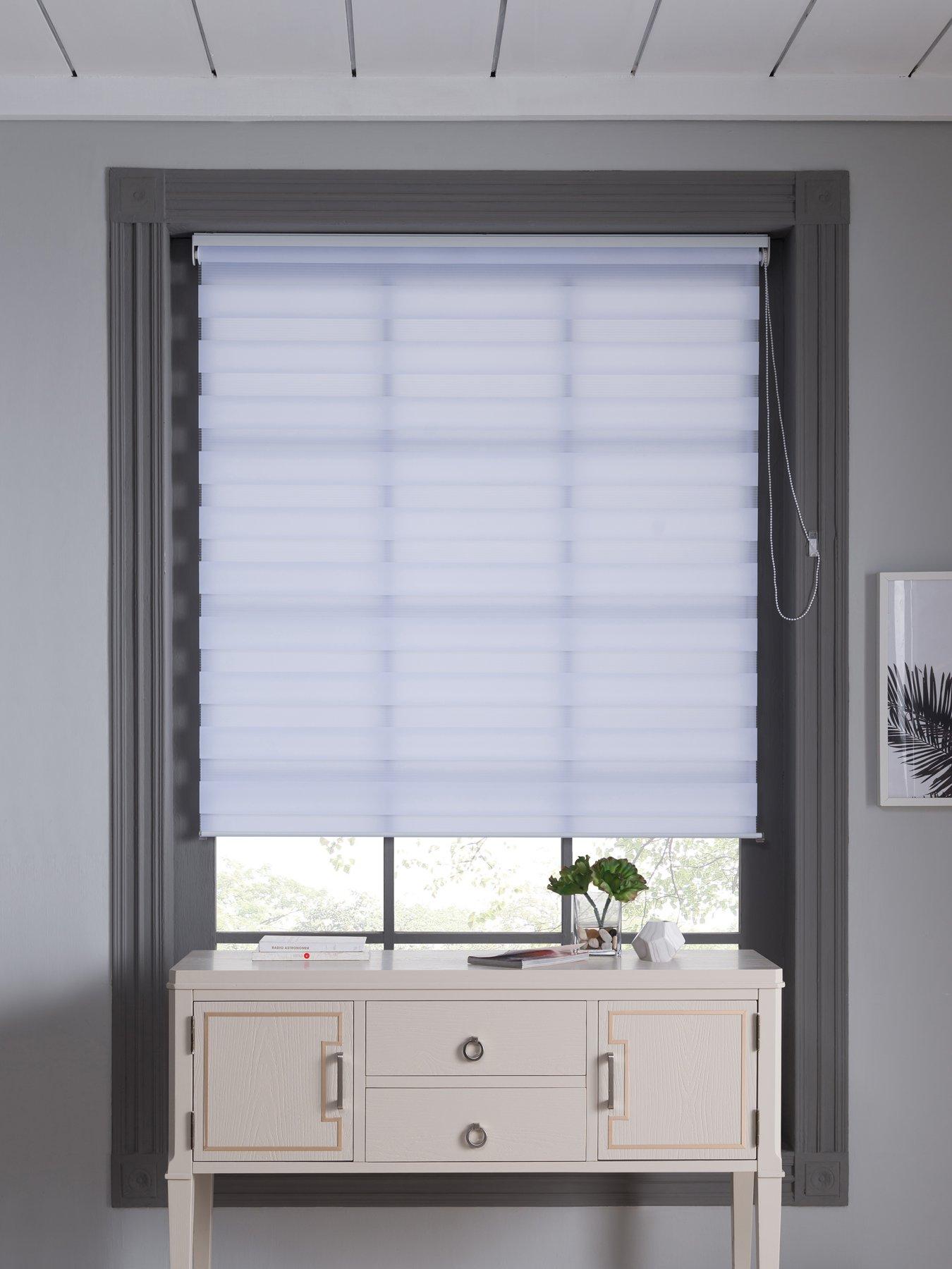Image 2 of 7 of The Very Collection Night and Day Blind&nbsp;