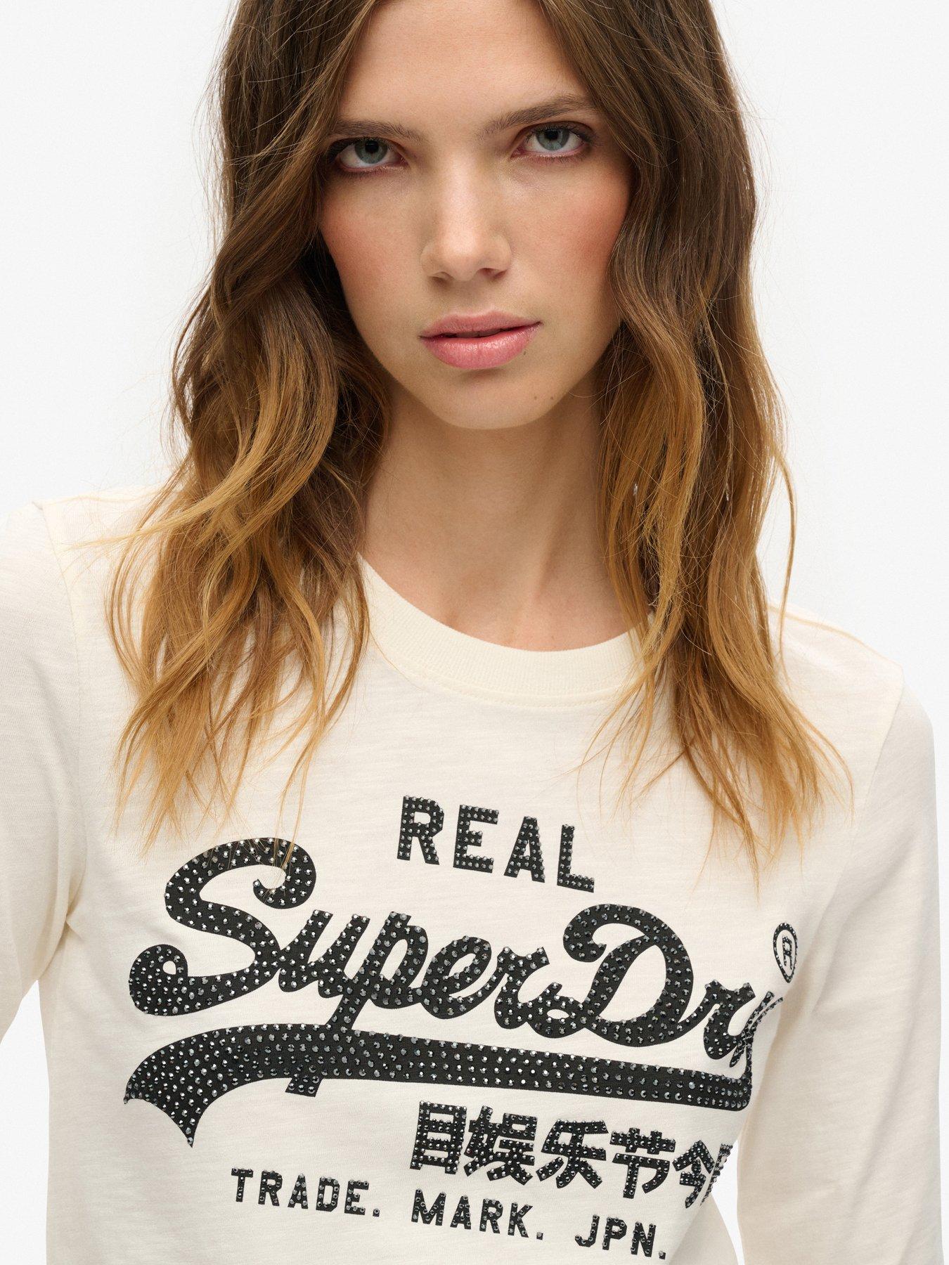 superdry-embellished-vl-graphic-top-creamoutfit